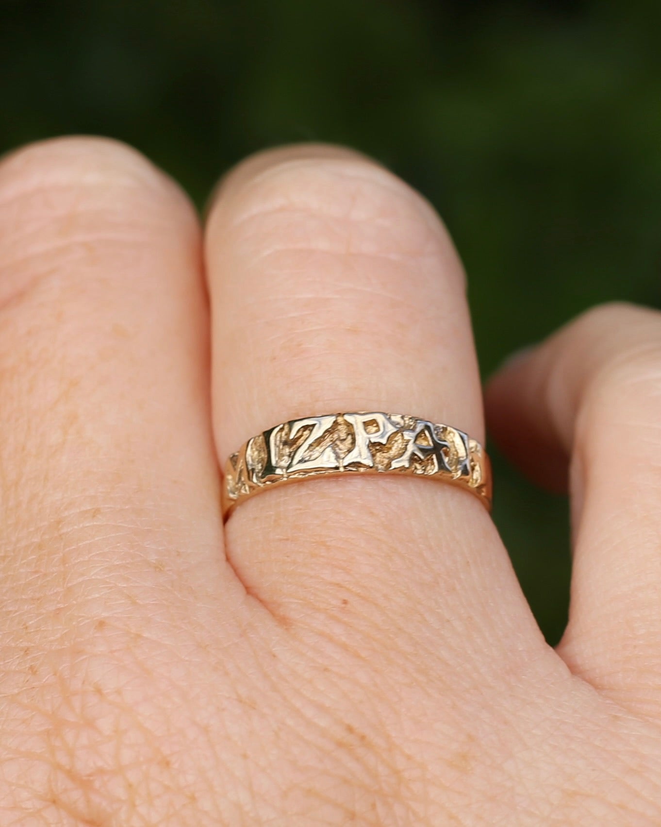 MIZPAH ring, 9ct Yellow Gold, size P or 7.75