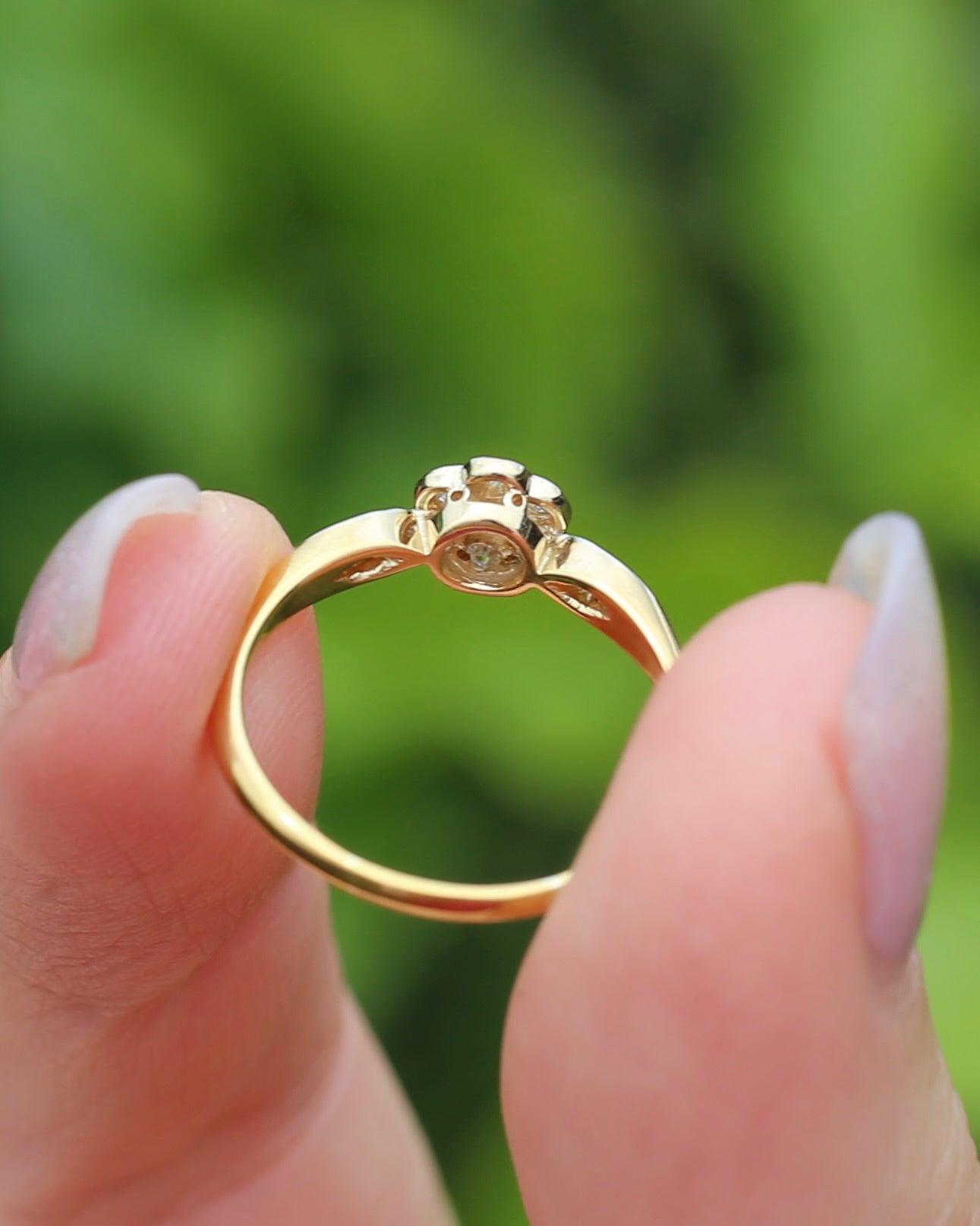 Circa 1930s Single Cut Daisy Cluster, 18ct Yellow Gold and Platinum, size M1/2 or 6.5, 2.2g