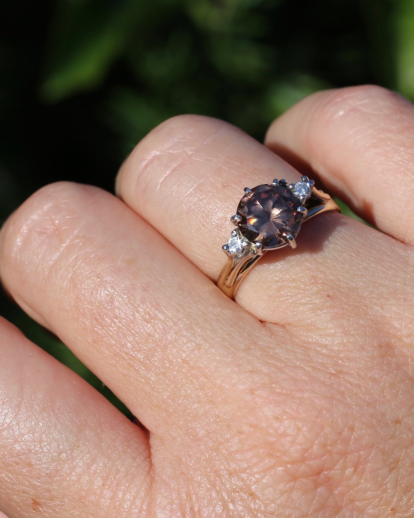 Vintage Circa 1960s 3.44ct Zircon and Diamond Trilogy, 9ct Yellow and White Gold, size 8 or Q, 3.95g