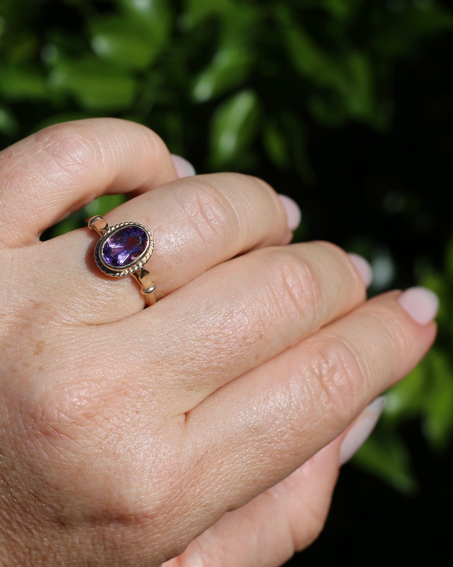 Bezel Set Oval Amethyst in Fabulous Rope Surround and Filigree base, 9ct Yellow Gold, size P1/2 or nearly 8