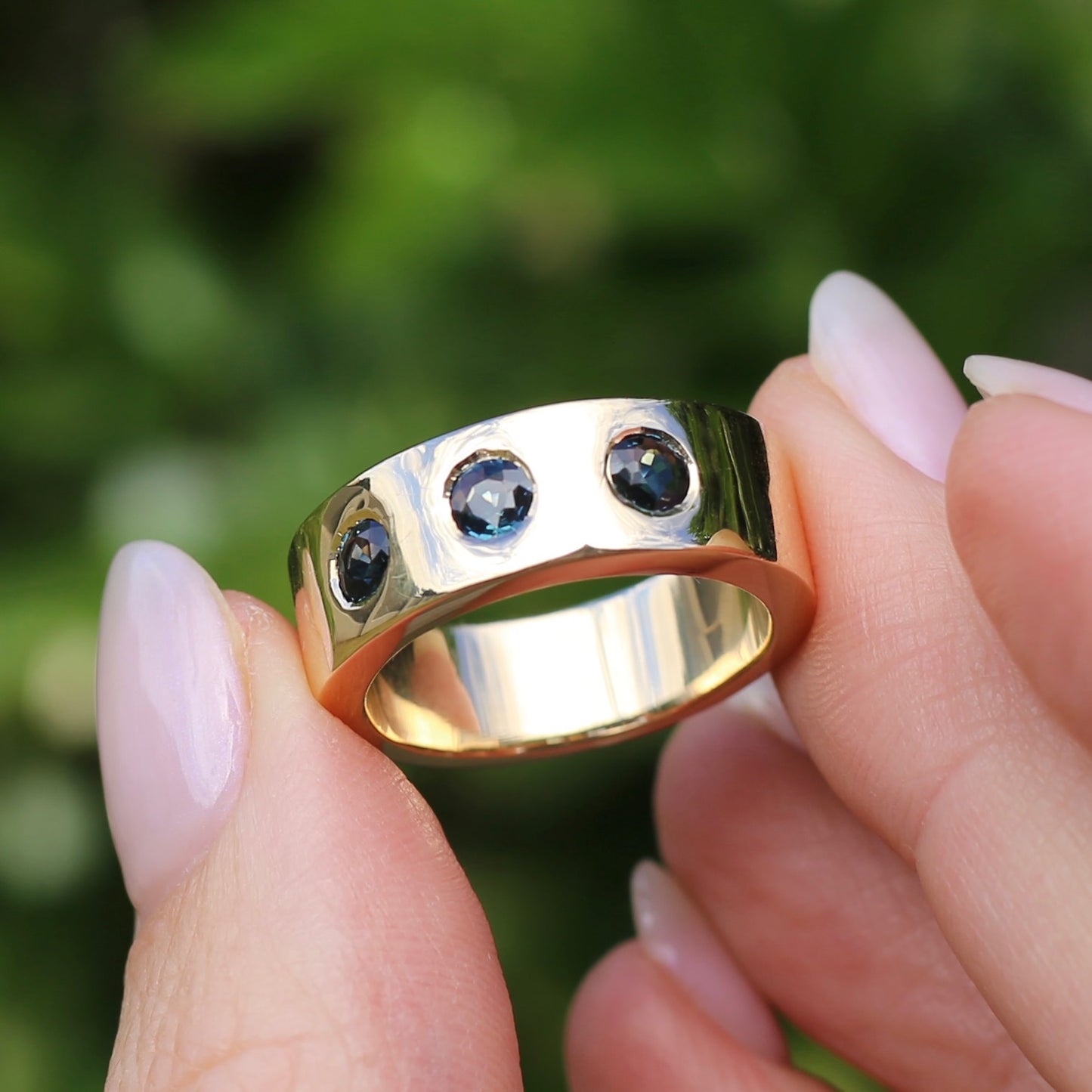 Reclaimed Gold Chunky 9ct Ring with 3 x 4mm Punch Set Parti Sapphires, 11.9g size Q