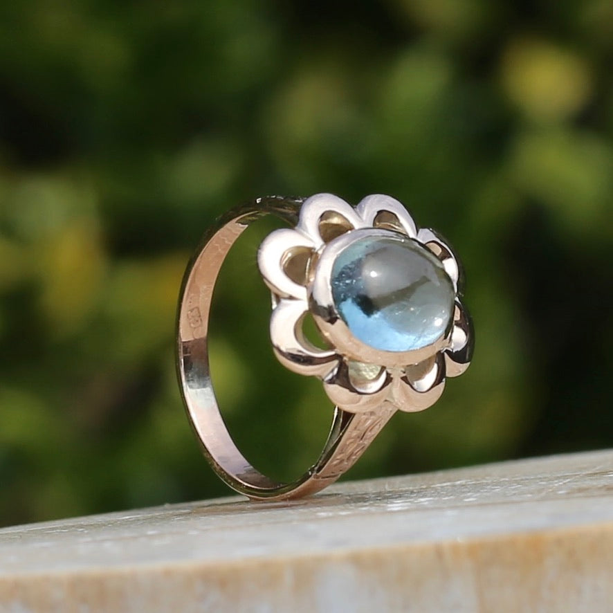 2.35ct Natural Aquamarine Cabochon in Vintage Floral 9ct Gold Ring, size O or 7.25
