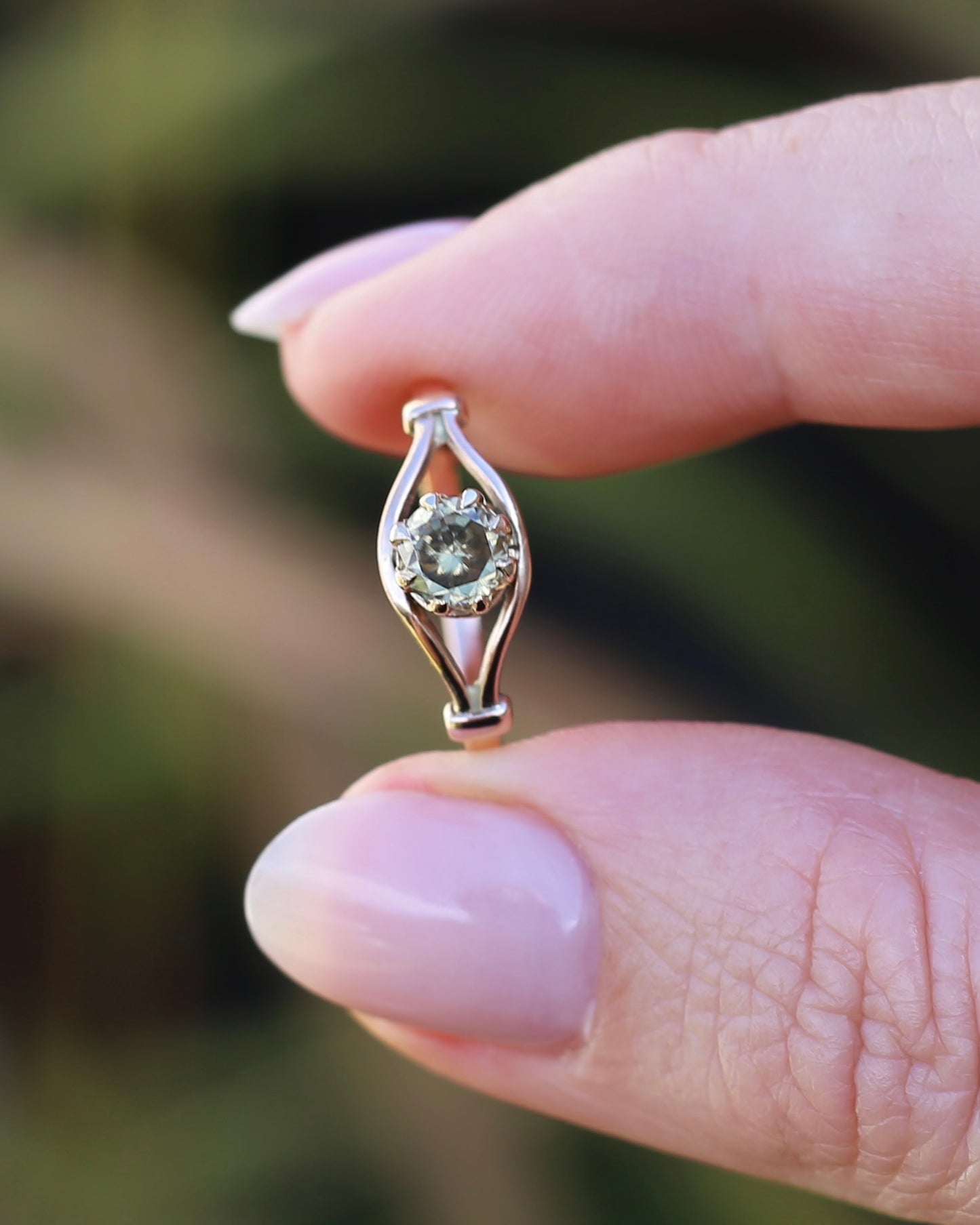 East African Green Zircon, Vintage 8 Claw Setting, Old Rosey Gold, size M1/2 or 6.5
