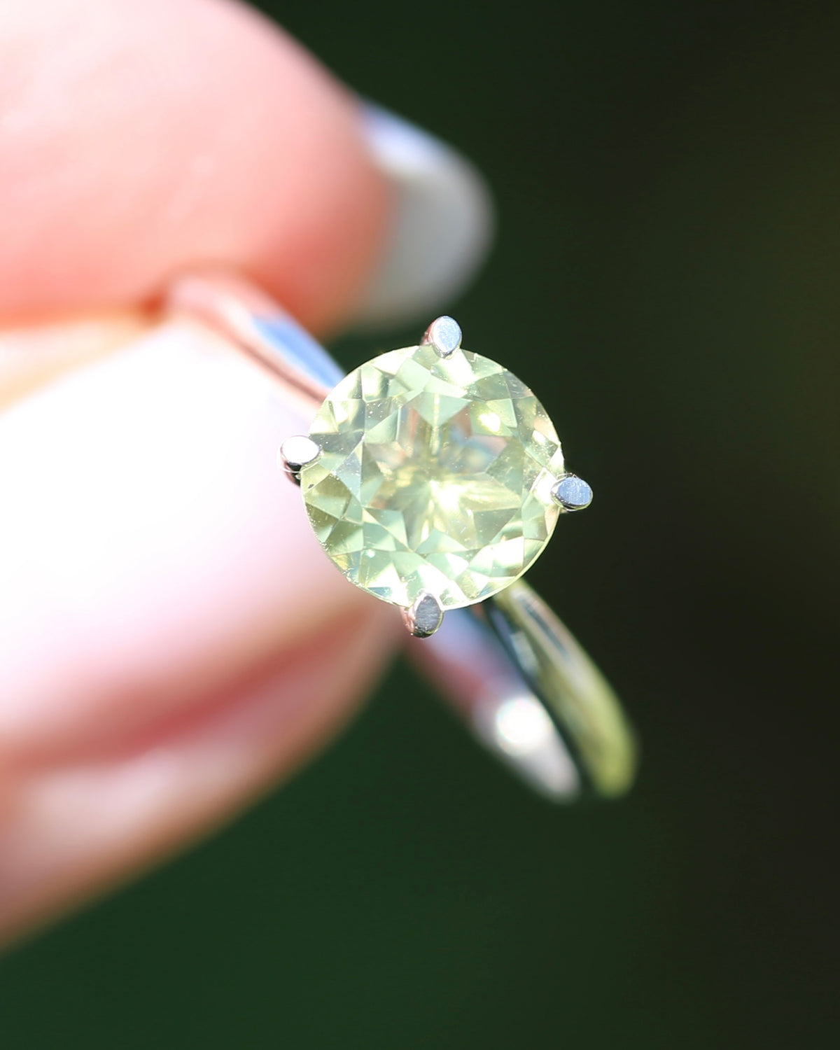 1.8ct Lemon Quartz Solitaire, Sterling Silver, size Q or just over 8, 1.91g