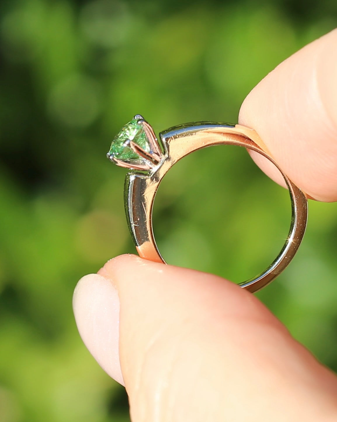 0.75ct Tsavorite - Light Grossular Green Garnet - in Vintage 14ct Yellow and White Gold Setting, size J1/2 or 5