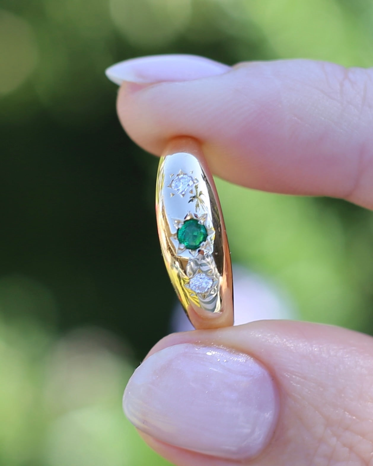 1975 Made Natural Emerald and Diamond Star Set Trilogy, 18ct Yellow Gold, size 7.75 or just under P1/4