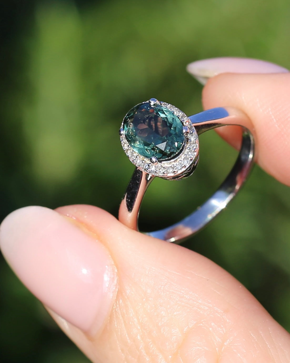 1.48ct Australian Parti Sapphire and SIngle Cut Diamond Halo, 10ct White Gold, size O or 7.25, 3.71g