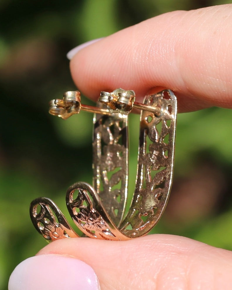 Floral Hand Carved 9ct Yellow Gold Earrings - Studs-, 9ct Yellow Gold, 3.13g