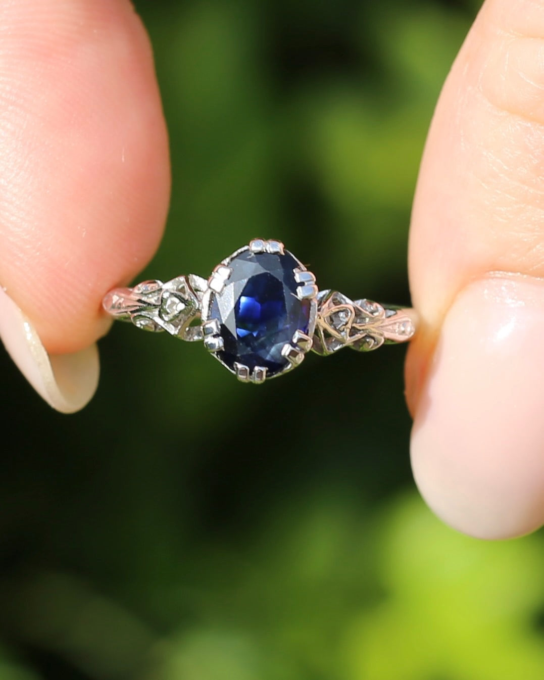 1.3ct Natural Blue Australian Sapphire, in a Vintage Double Claw Set 9ct White Gold Filigree Ring, size P or 7.75, 2.45g