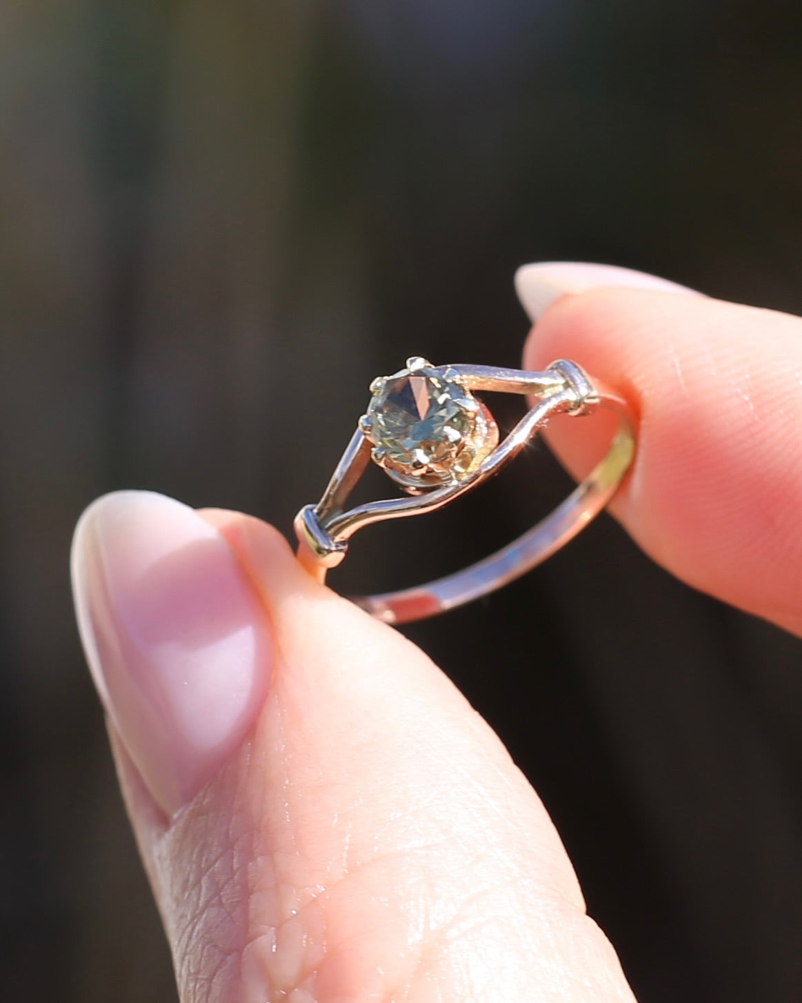 East African Green Zircon, Vintage 8 Claw Setting, Old Rosey Gold, size M1/2 or 6.5
