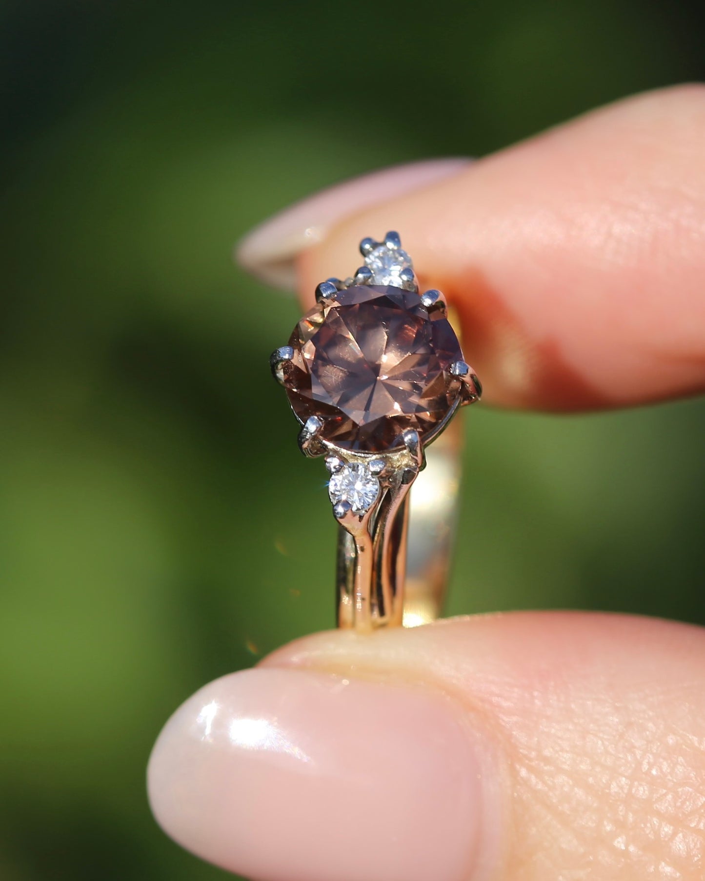 Vintage Circa 1960s 3.44ct Zircon and Diamond Trilogy, 9ct Yellow and White Gold, size 8 or Q, 3.95g