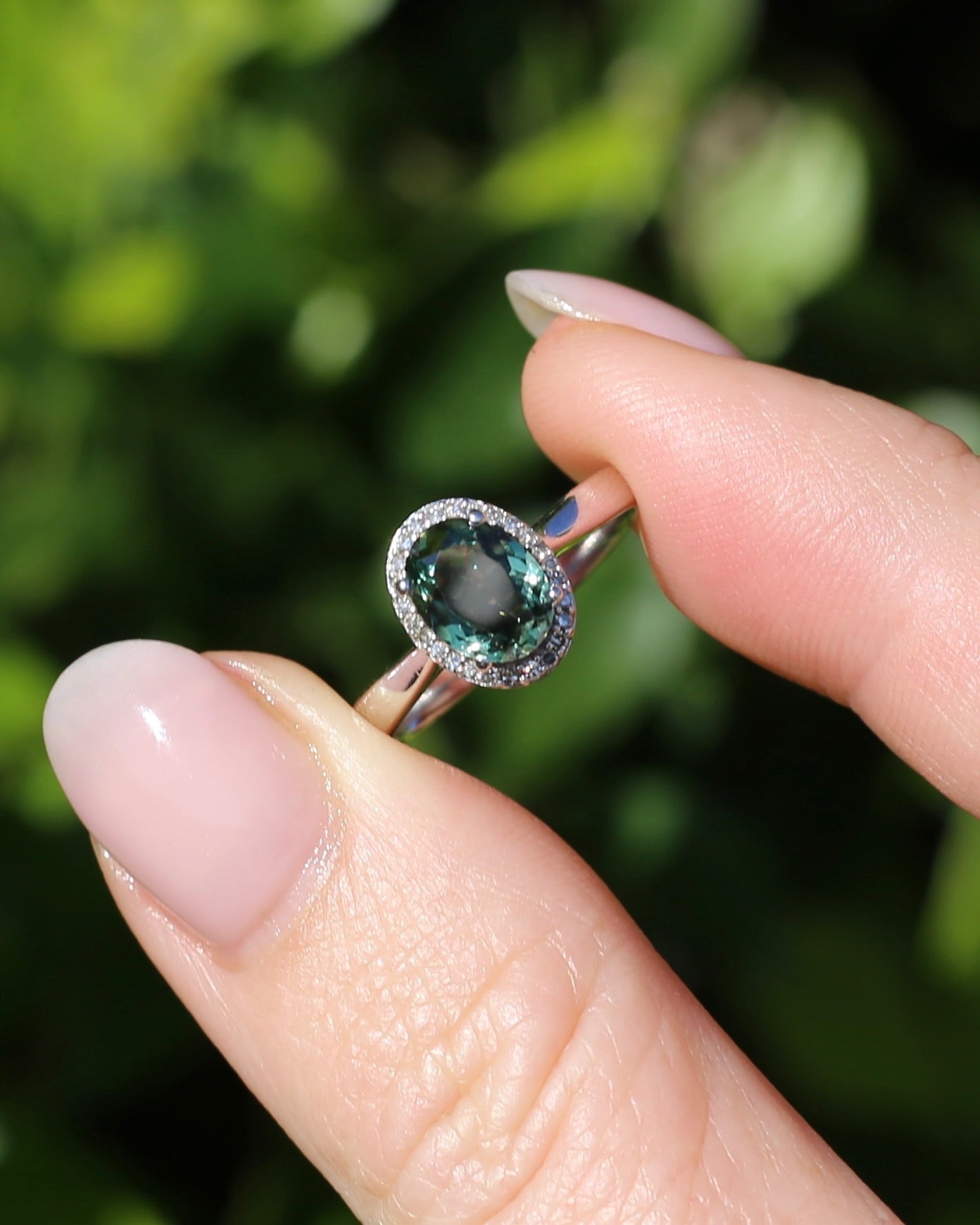 1.48ct Australian Parti Sapphire and SIngle Cut Diamond Halo, 10ct White Gold, size O or 7.25, 3.71g