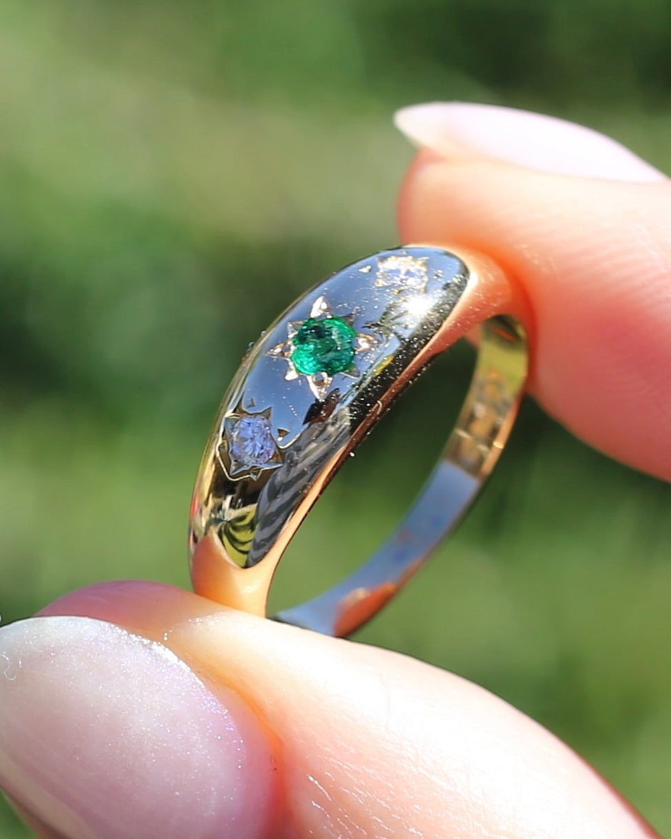 1975 Made Natural Emerald and Diamond Star Set Trilogy, 18ct Yellow Gold, size 7.75 or just under P1/4