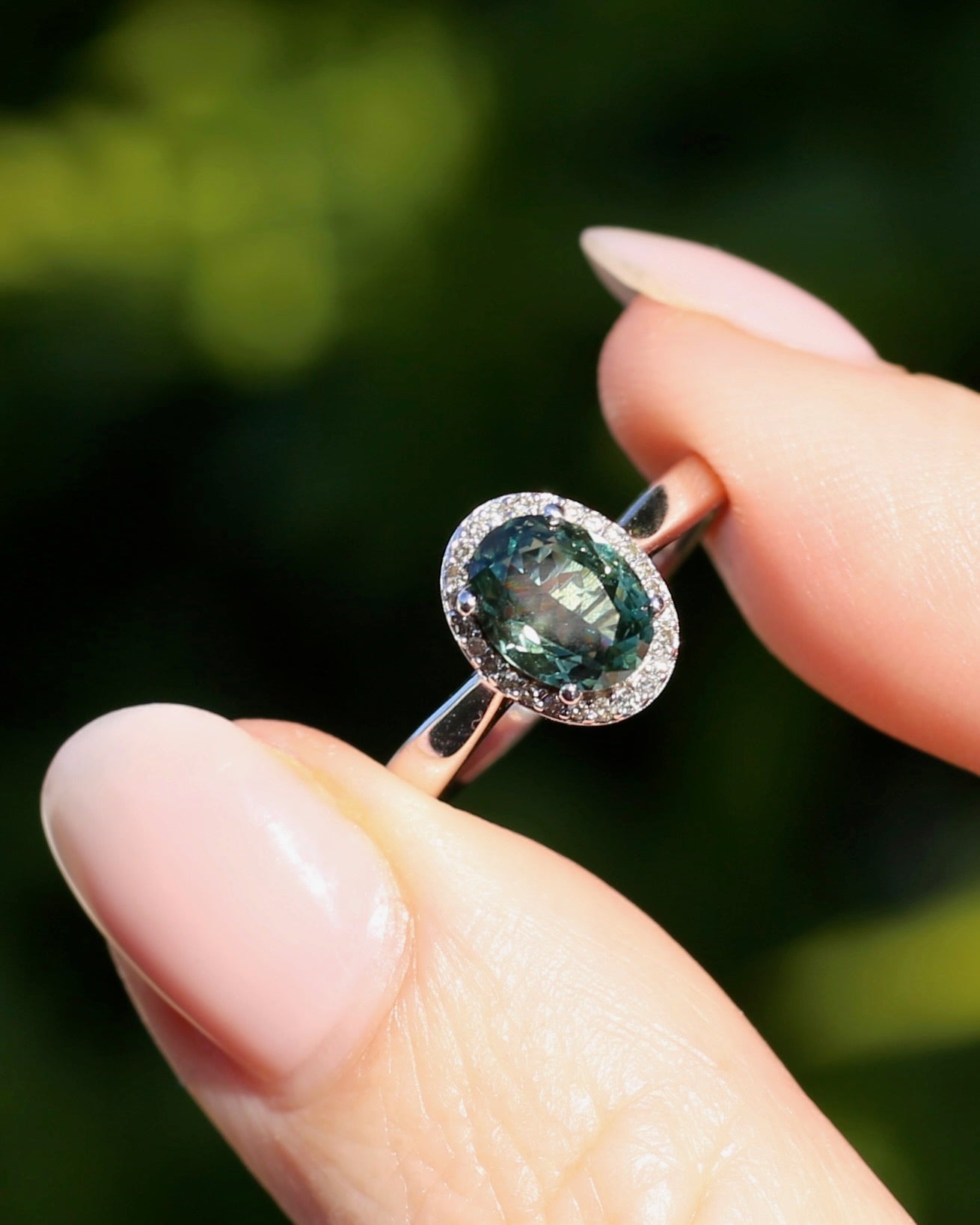 1.48ct Australian Parti Sapphire and SIngle Cut Diamond Halo, 10ct White Gold, size O or 7.25, 3.71g