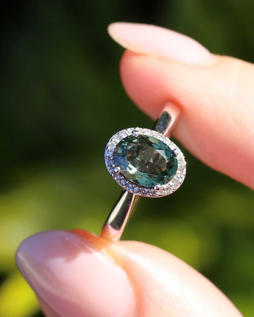 1.48ct Australian Parti Sapphire and SIngle Cut Diamond Halo, 10ct White Gold, size O or 7.25, 3.71g