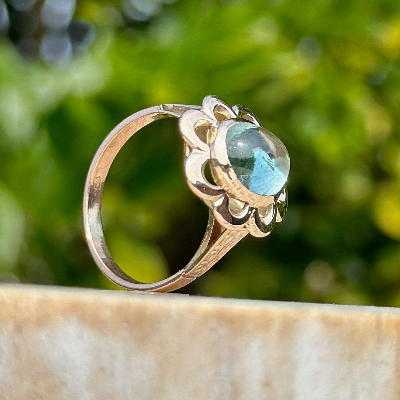 2.35ct Natural Aquamarine Cabochon in Vintage Floral 9ct Gold Ring, size O or 7.25