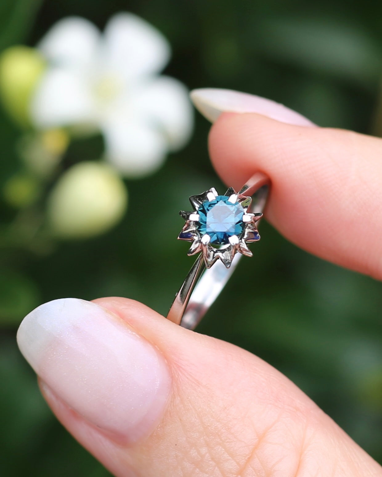 Teal and Bluey Purple Parti Sapphire Solitaire, 18ct White Gold, size R or 8.5