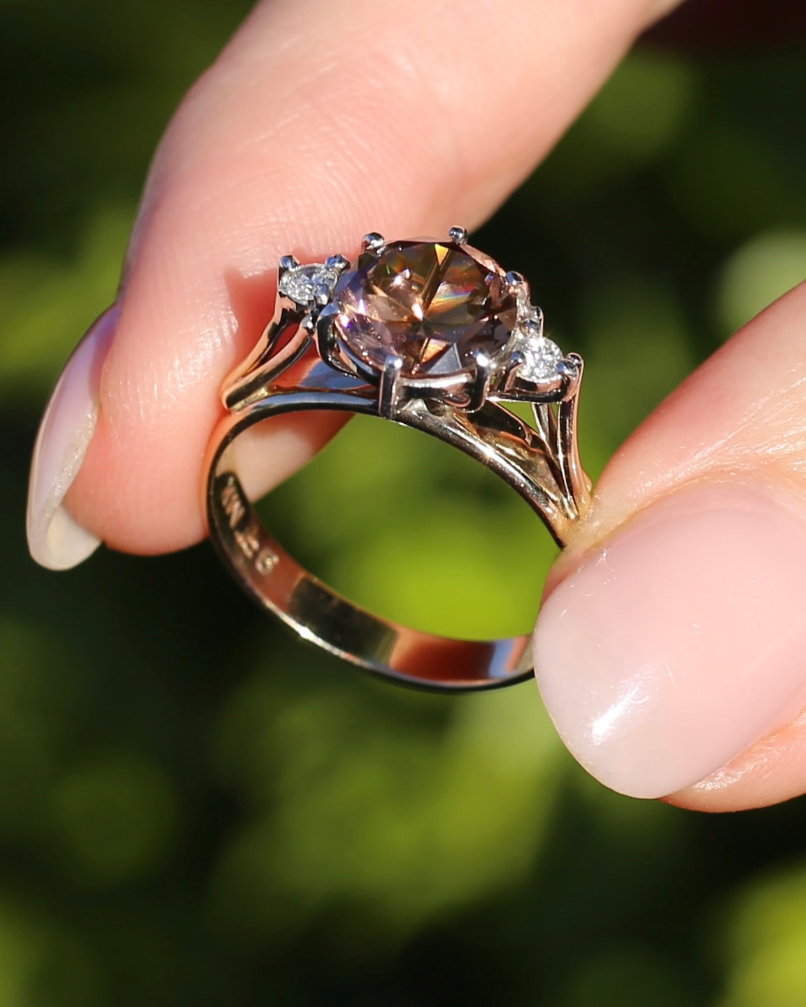 Vintage Circa 1960s 3.44ct Zircon and Diamond Trilogy, 9ct Yellow and White Gold, size 8 or Q, 3.95g
