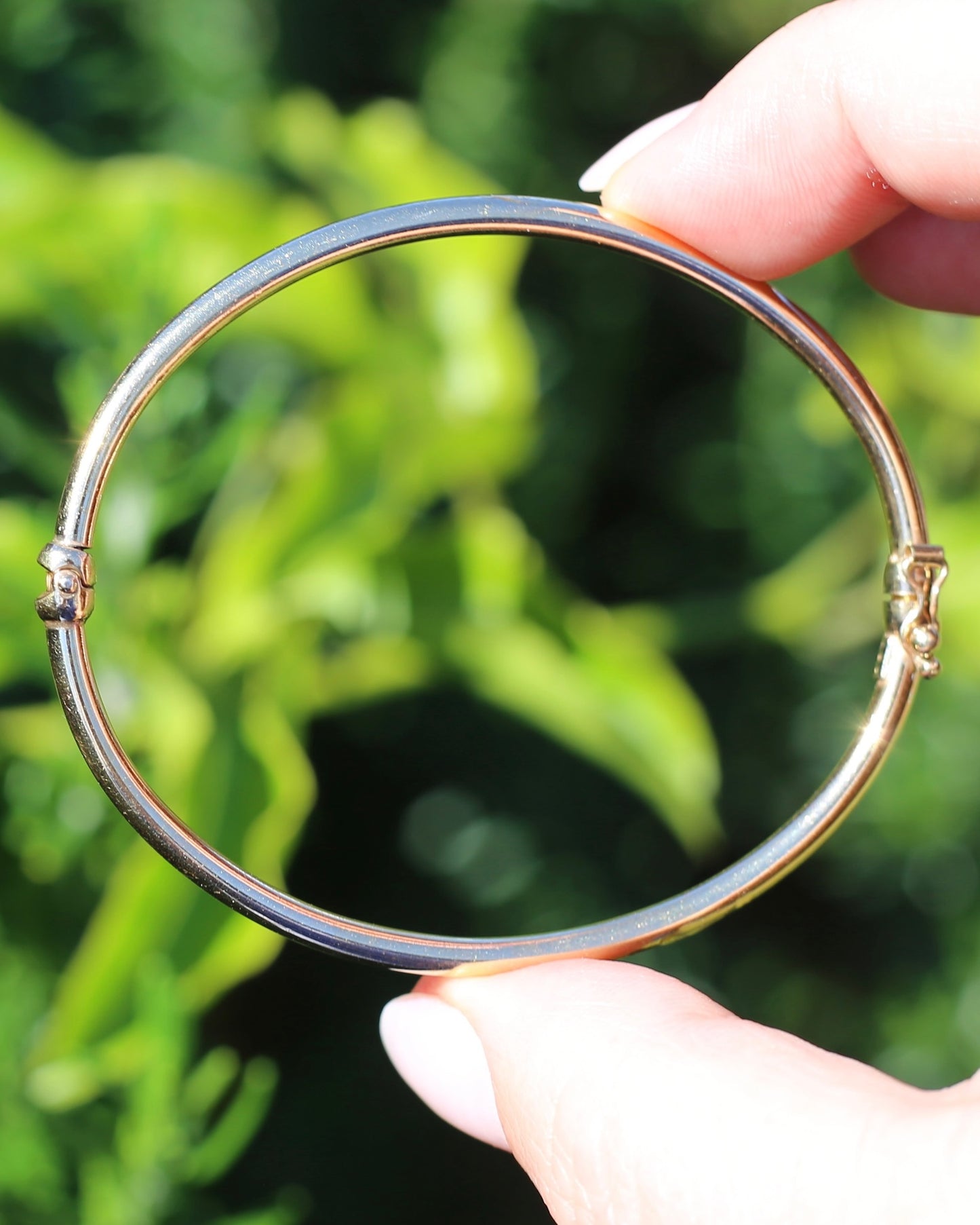 Silver Filled 1/10 Gold Hinged Bangle, approx 17cm oval, 5.81g