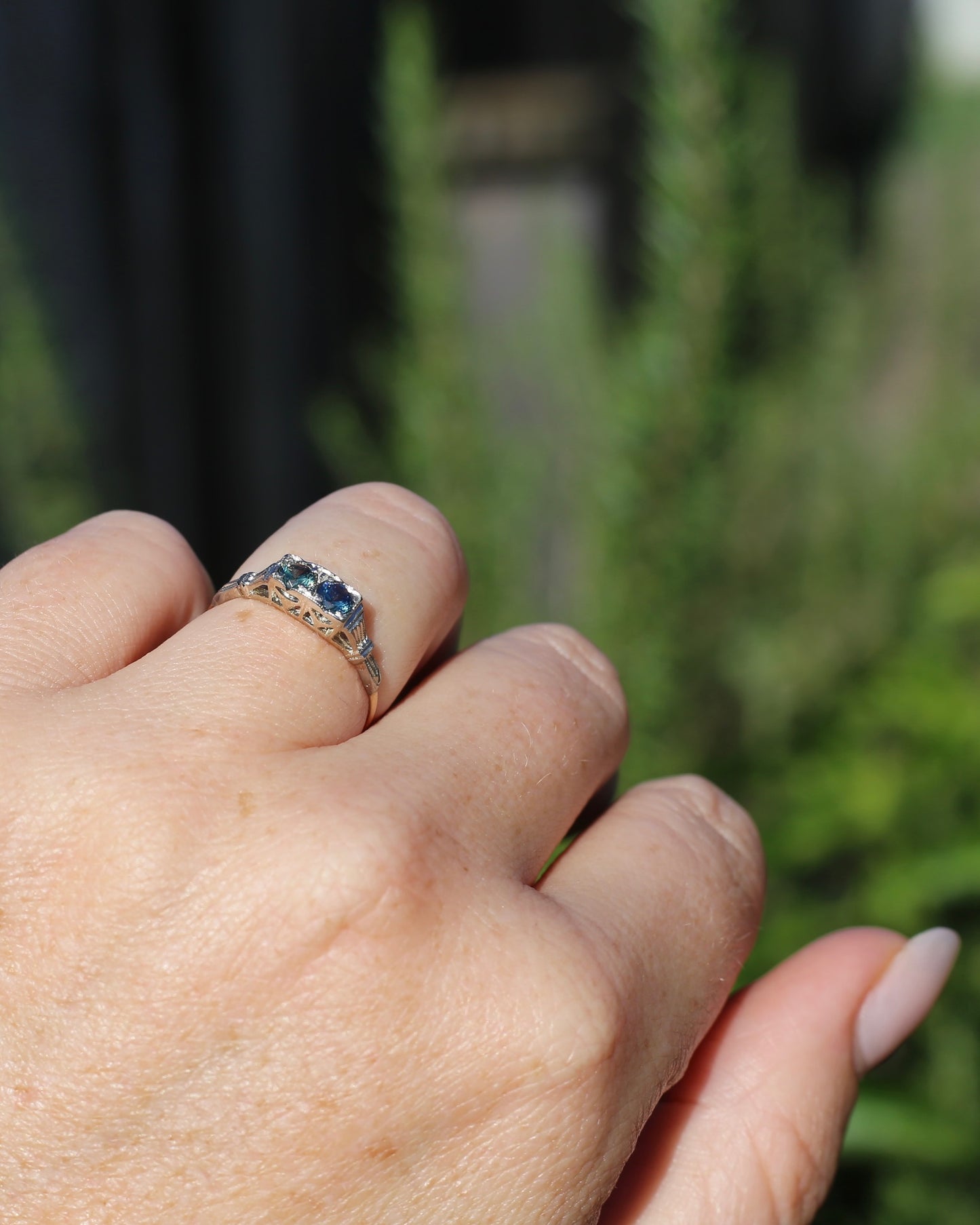 ON HOLD Delicate Vintage Australian Parti Toi et Moi, 9ct White and Yellow Gold, size N or just over 6.75, 1.39g