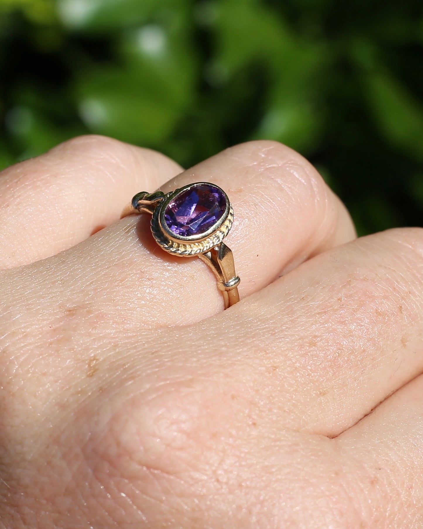 Bezel Set Oval Amethyst in Fabulous Rope Surround and Filigree base, 9ct Yellow Gold, size P1/2 or nearly 8