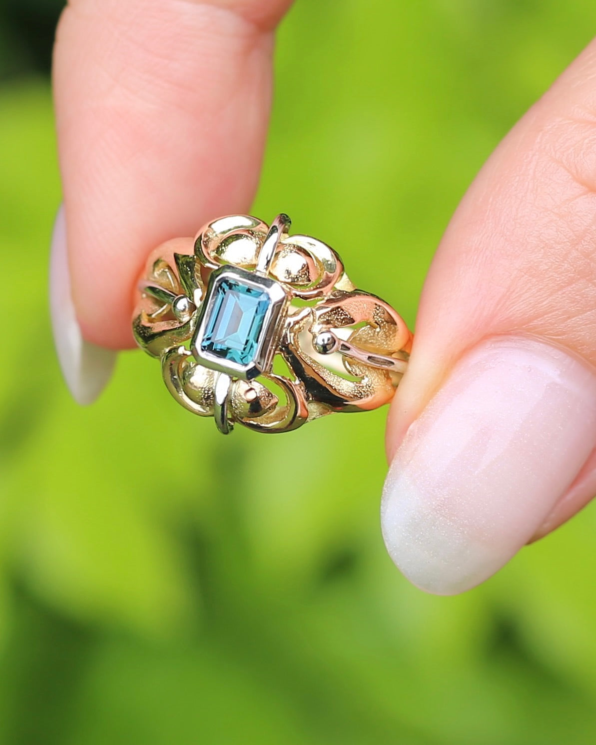 East African Emerald Cut Teal Parti Sapphire in 1940s Italian Made 18ct Mixed Metal Handmade ring, size S or 9.25 with valuation