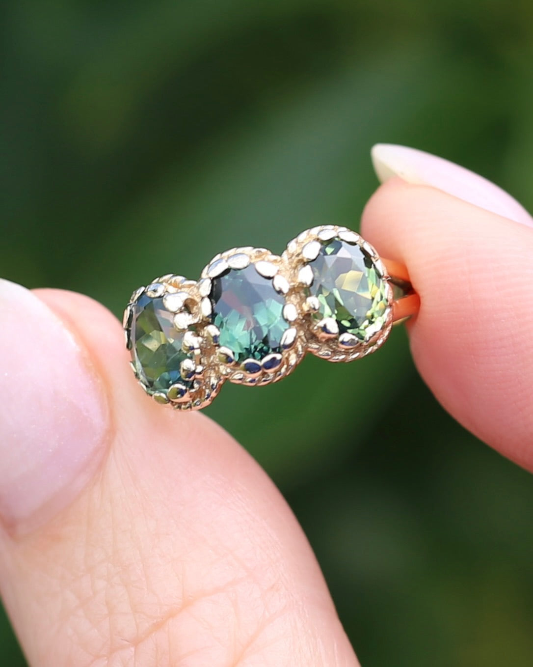 3ct Green Parti Sapphire Claw Set Vintage Ring, 9ct Yellow Gold, size 6 or L1/2