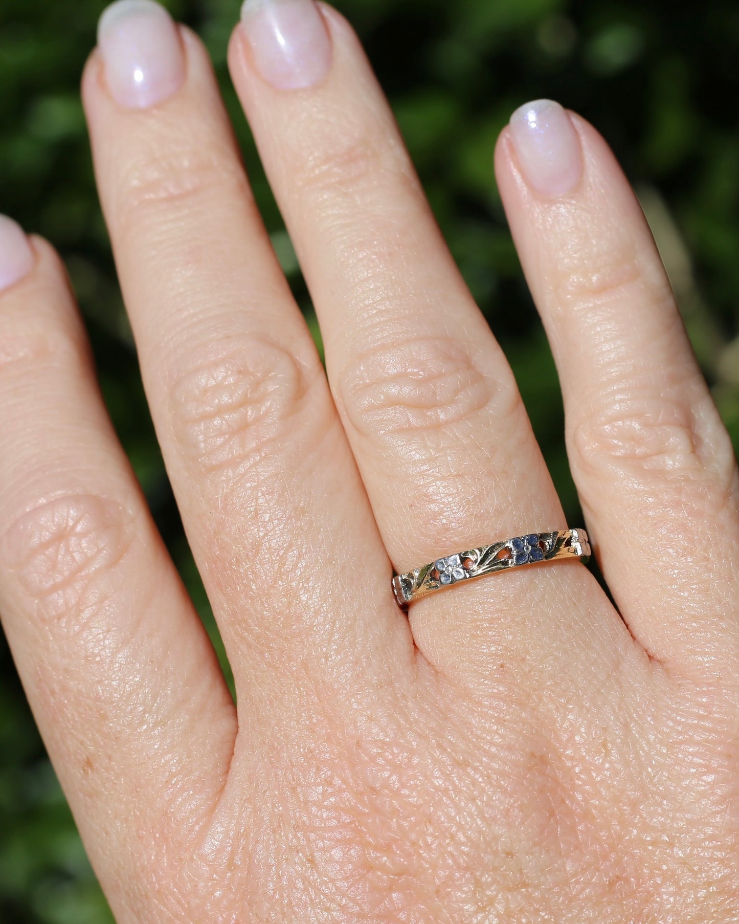 Pristine Vintage Mixed Metal Floral Wedder, 18ct Yellow and White Gold, size 8 or just over P1/2
