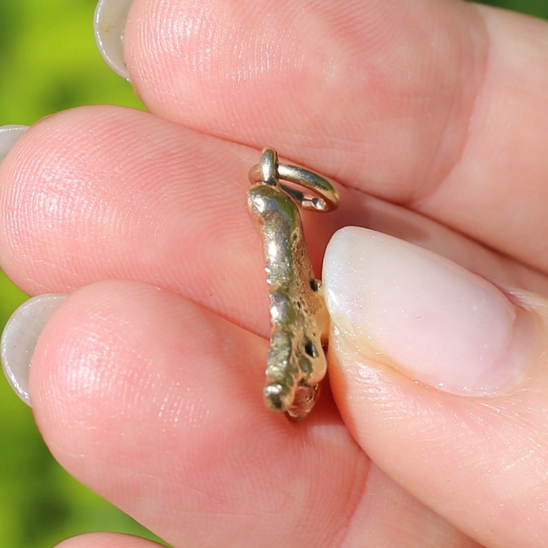 Second Glance - 9ct Gold Free form Gold Nugget on swinging bail, 9ct Old Yellow Gold, 3.7g