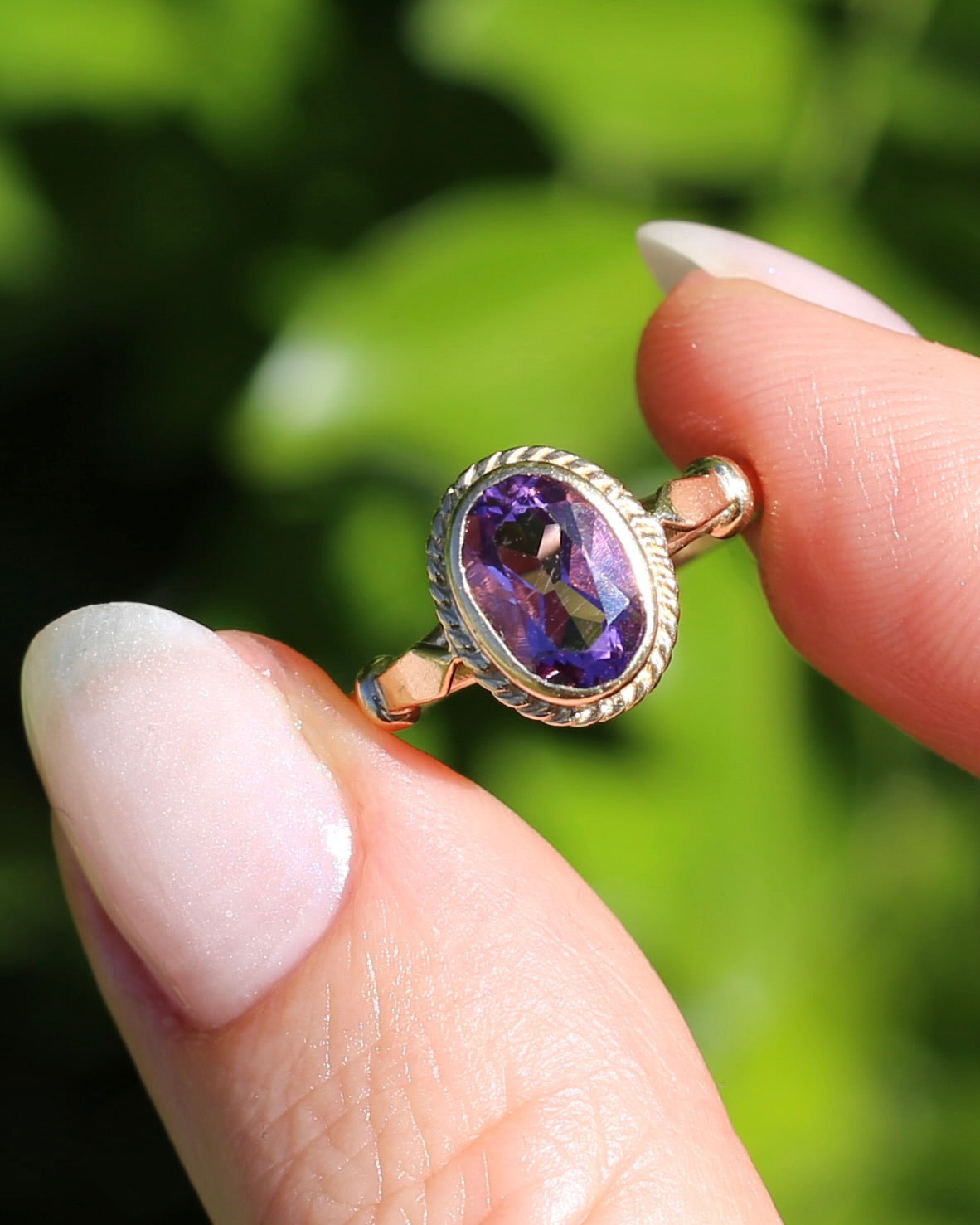 Bezel Set Oval Amethyst in Fabulous Rope Surround and Filigree base, 9ct Yellow Gold, size P1/2 or nearly 8