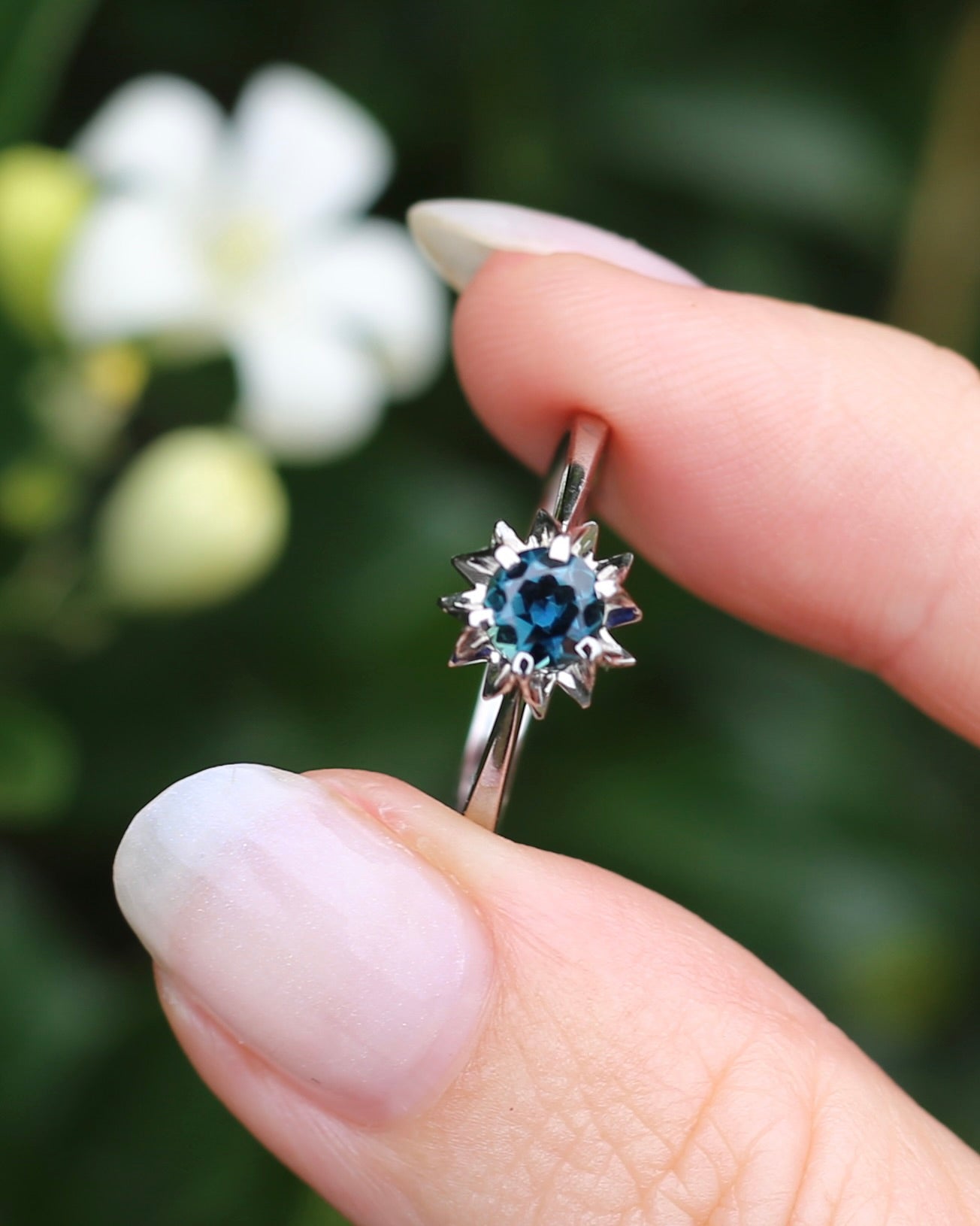 Teal and Bluey Purple Parti Sapphire Solitaire, 18ct White Gold, size R or 8.5