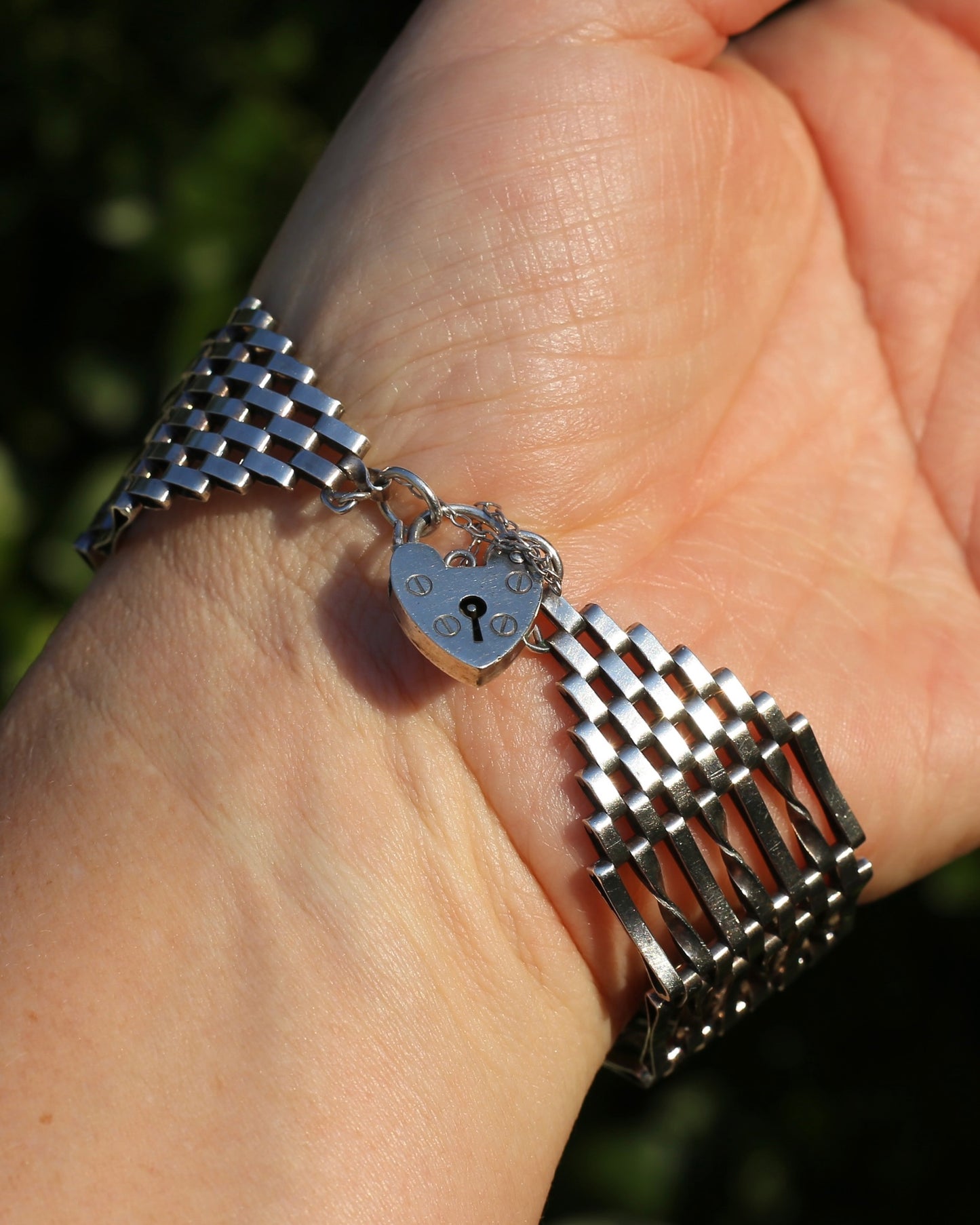 1978 London Made Gate Bracelet with Heart Padlock and Safety Chain, 19cm, 24.7g
