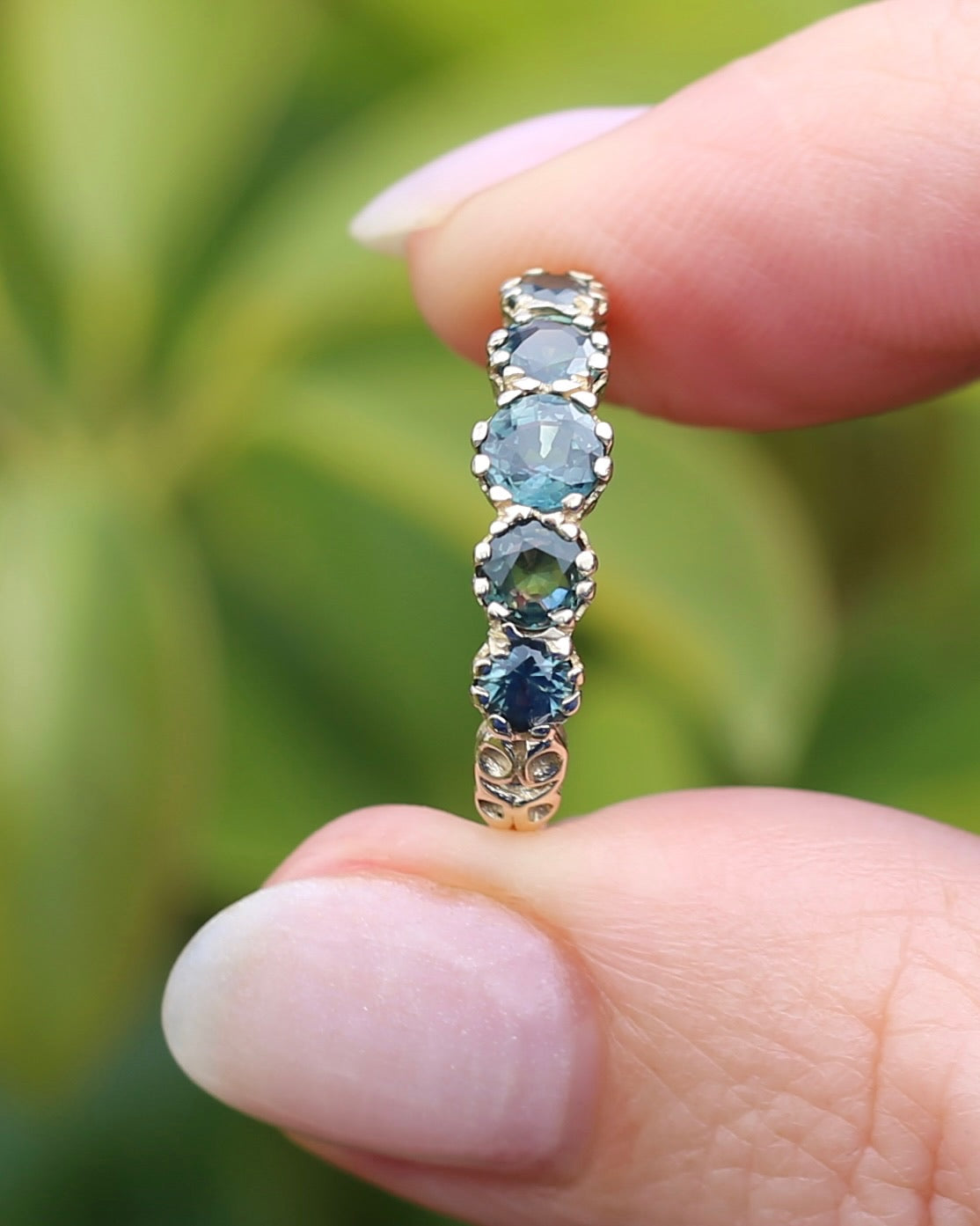 1.58ct Parti 5 Stone Multi Claw Set Vintage Ring, 9ct Yellow Gold, size P or 7.5