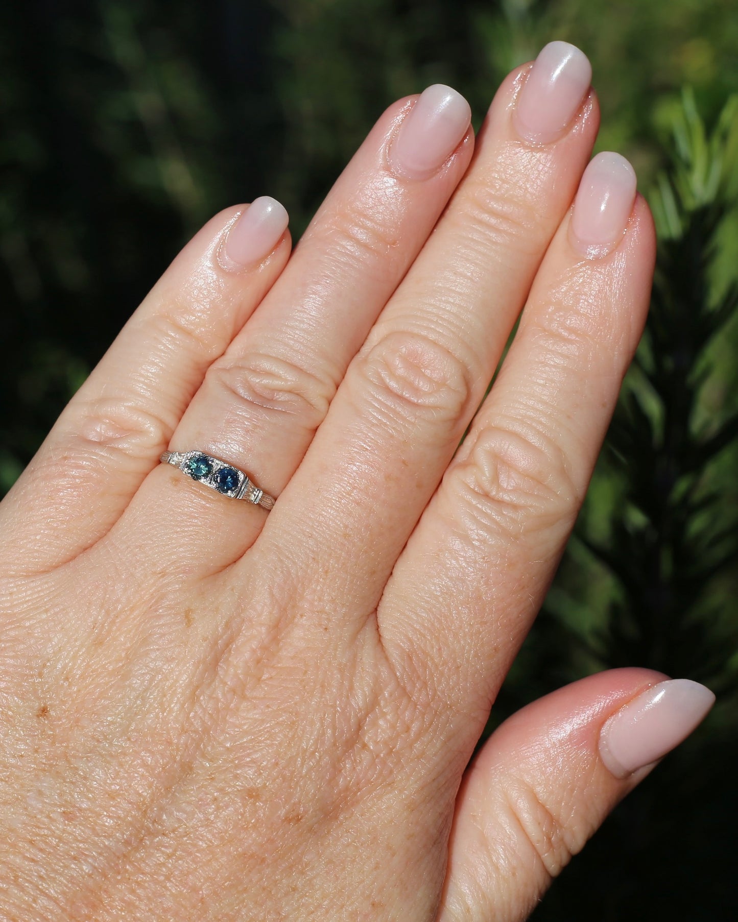 ON HOLD Delicate Vintage Australian Parti Toi et Moi, 9ct White and Yellow Gold, size N or just over 6.75, 1.39g