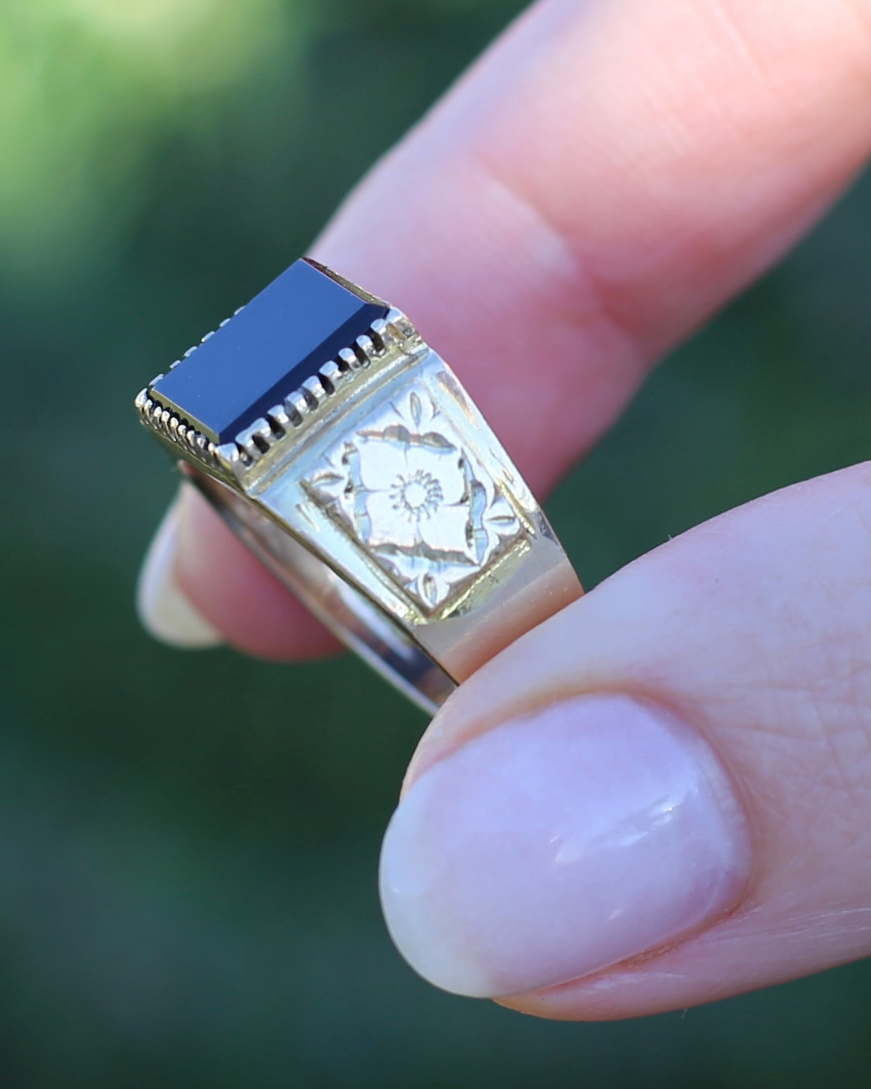 Chunky 1979 Onyx Signet with Floral Shoulders, 9ct Yellow Gold, size 10 or U