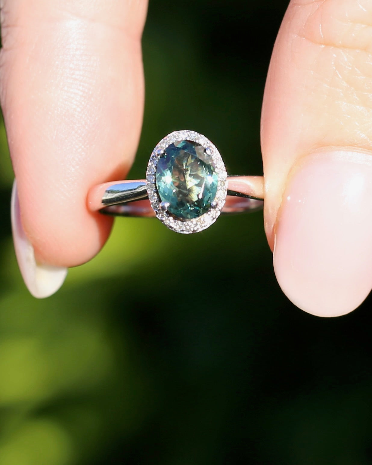 1.48ct Australian Parti Sapphire and SIngle Cut Diamond Halo, 10ct White Gold, size O or 7.25, 3.71g