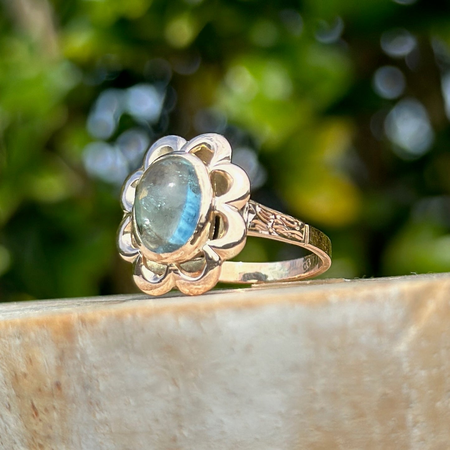 2.35ct Natural Aquamarine Cabochon in Vintage Floral 9ct Gold Ring, size O or 7.25