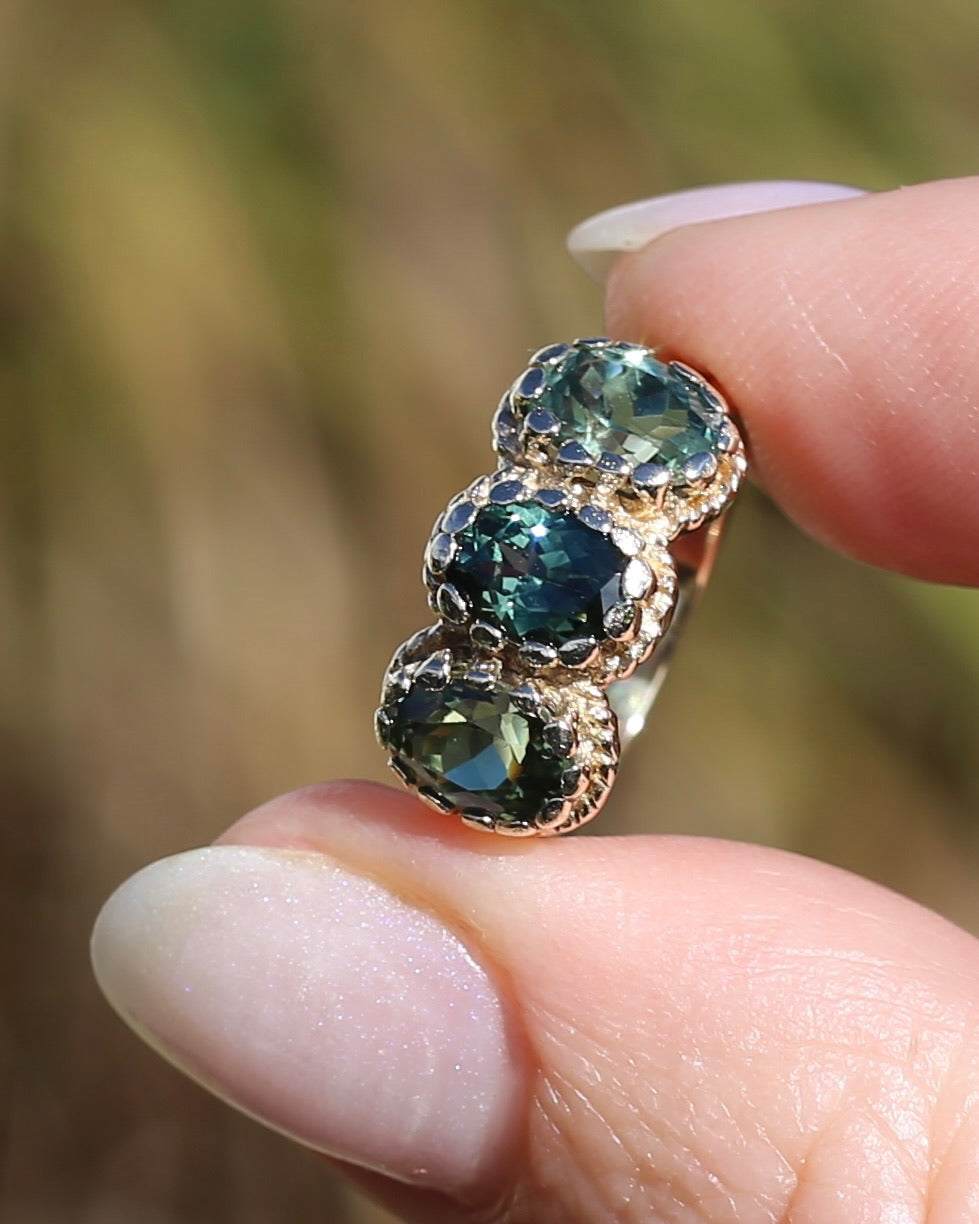 3ct Green Parti Sapphire Claw Set Vintage Ring, 9ct Yellow Gold, size 6 or L1/2