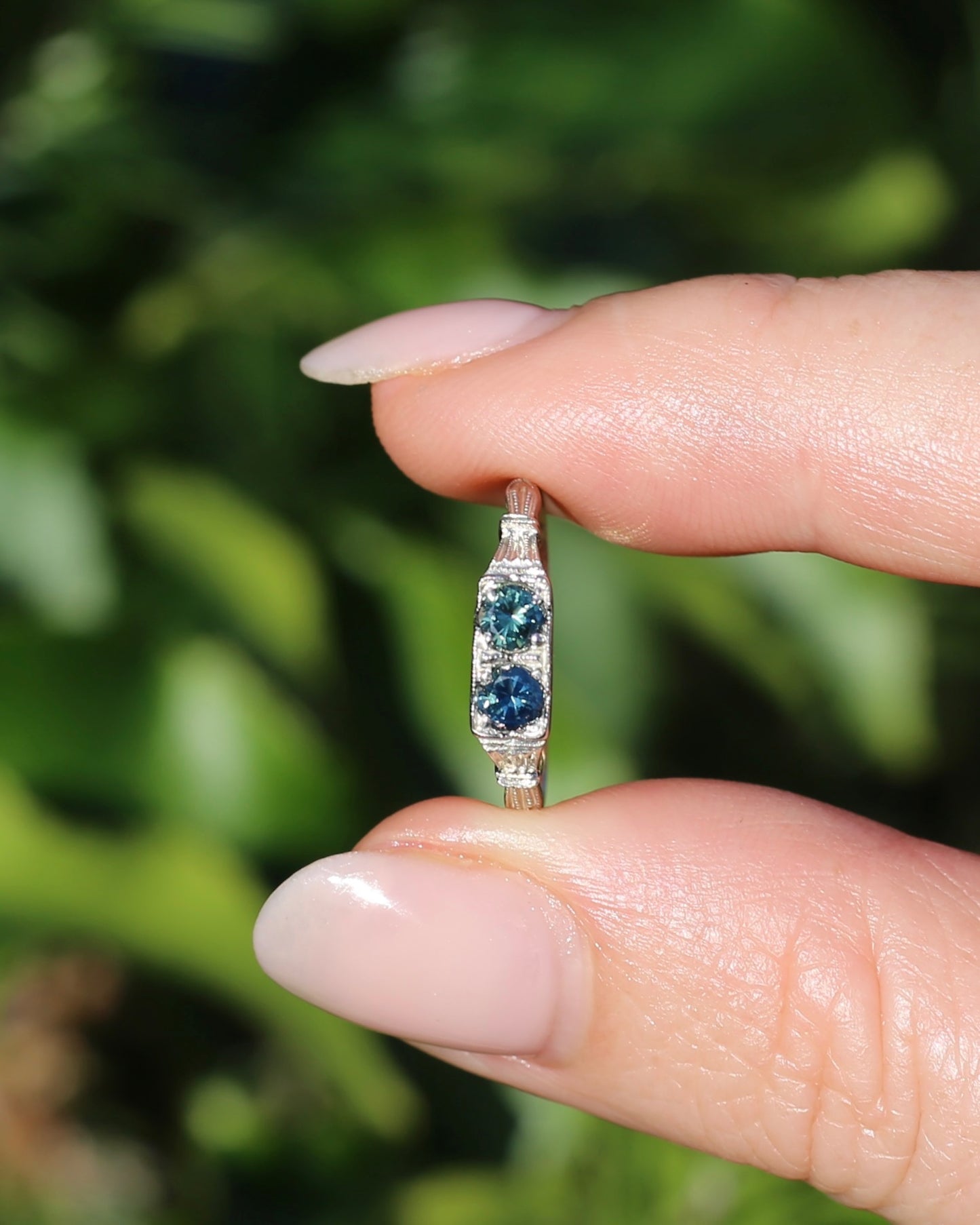 ON HOLD Delicate Vintage Australian Parti Toi et Moi, 9ct White and Yellow Gold, size N or just over 6.75, 1.39g