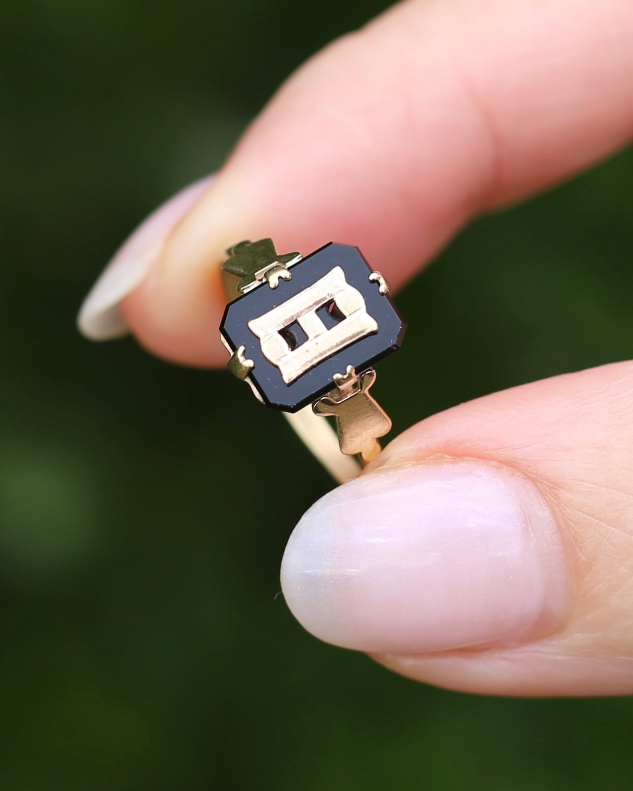 "H/B" Vintage Onyx and 9ct Yellow Gold Signet Ring, 9ct Yellow Gold, size N1/2 or 6.75