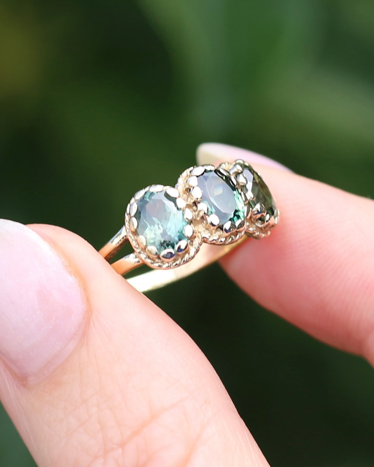 3ct Green Parti Sapphire Claw Set Vintage Ring, 9ct Yellow Gold, size 6 or L1/2