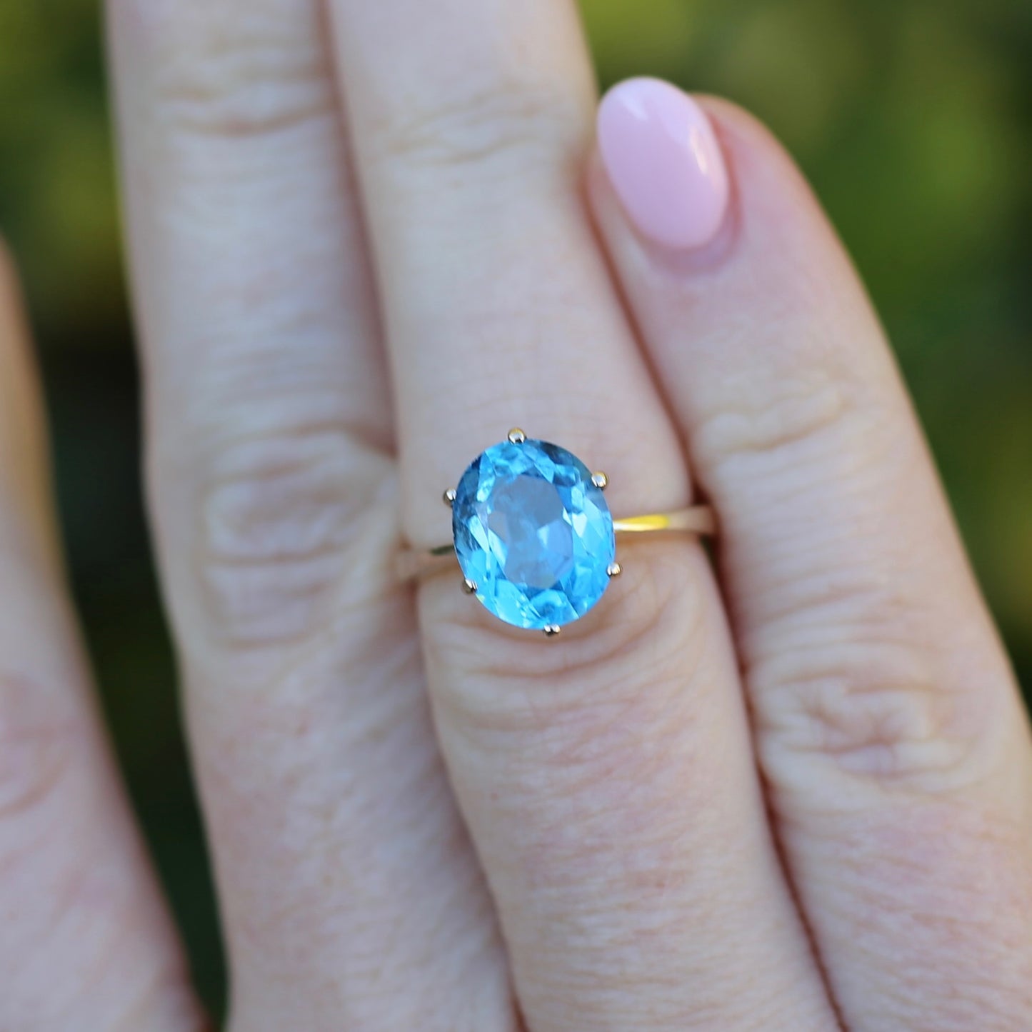 Vintage 4.5ct Oval Blue Topaz Claw Set Ring, 9ct Yellow Gold, size 6 or L1/2