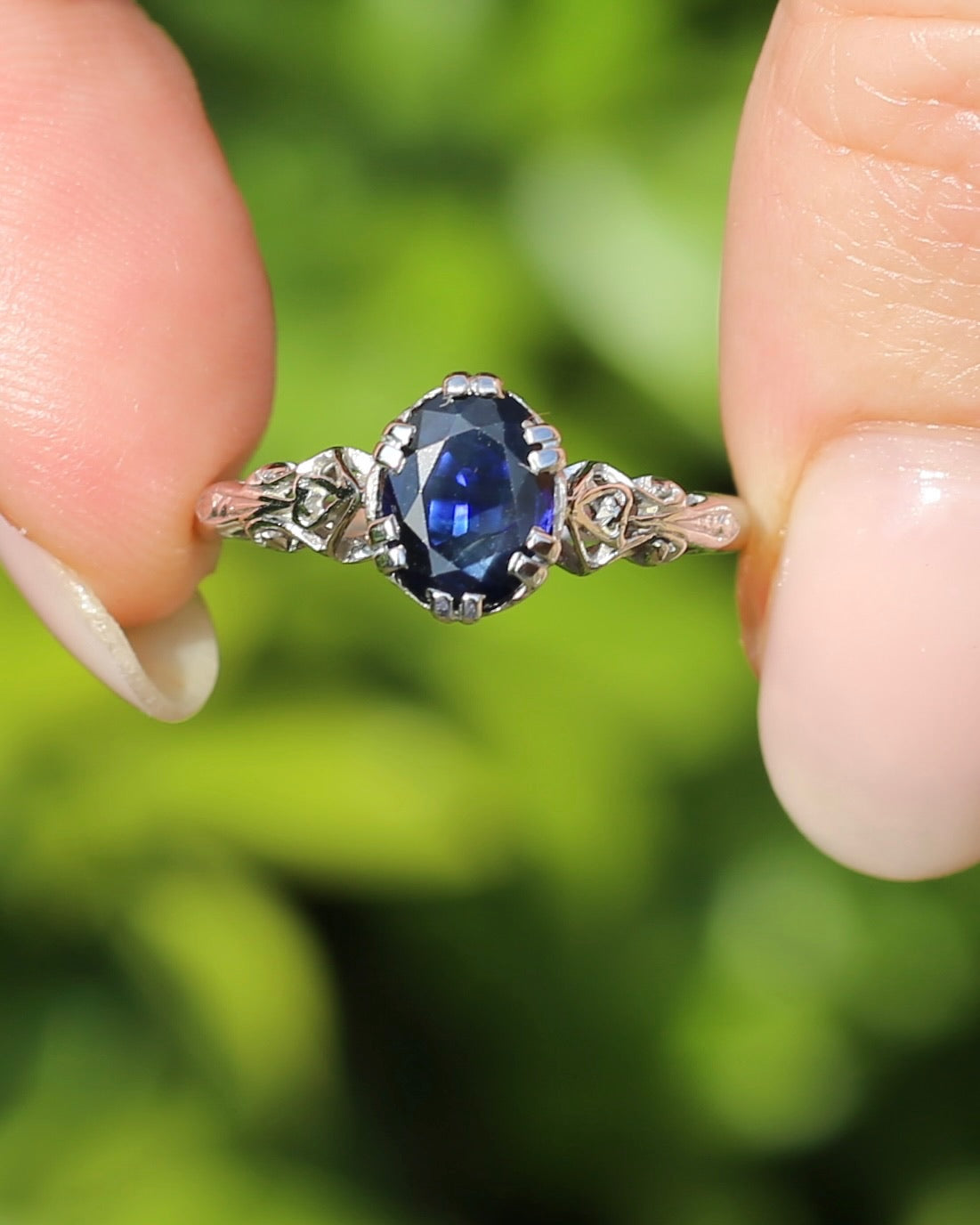 1.3ct Natural Blue Australian Sapphire, in a Vintage Double Claw Set 9ct White Gold Filigree Ring, size P or 7.75, 2.45g