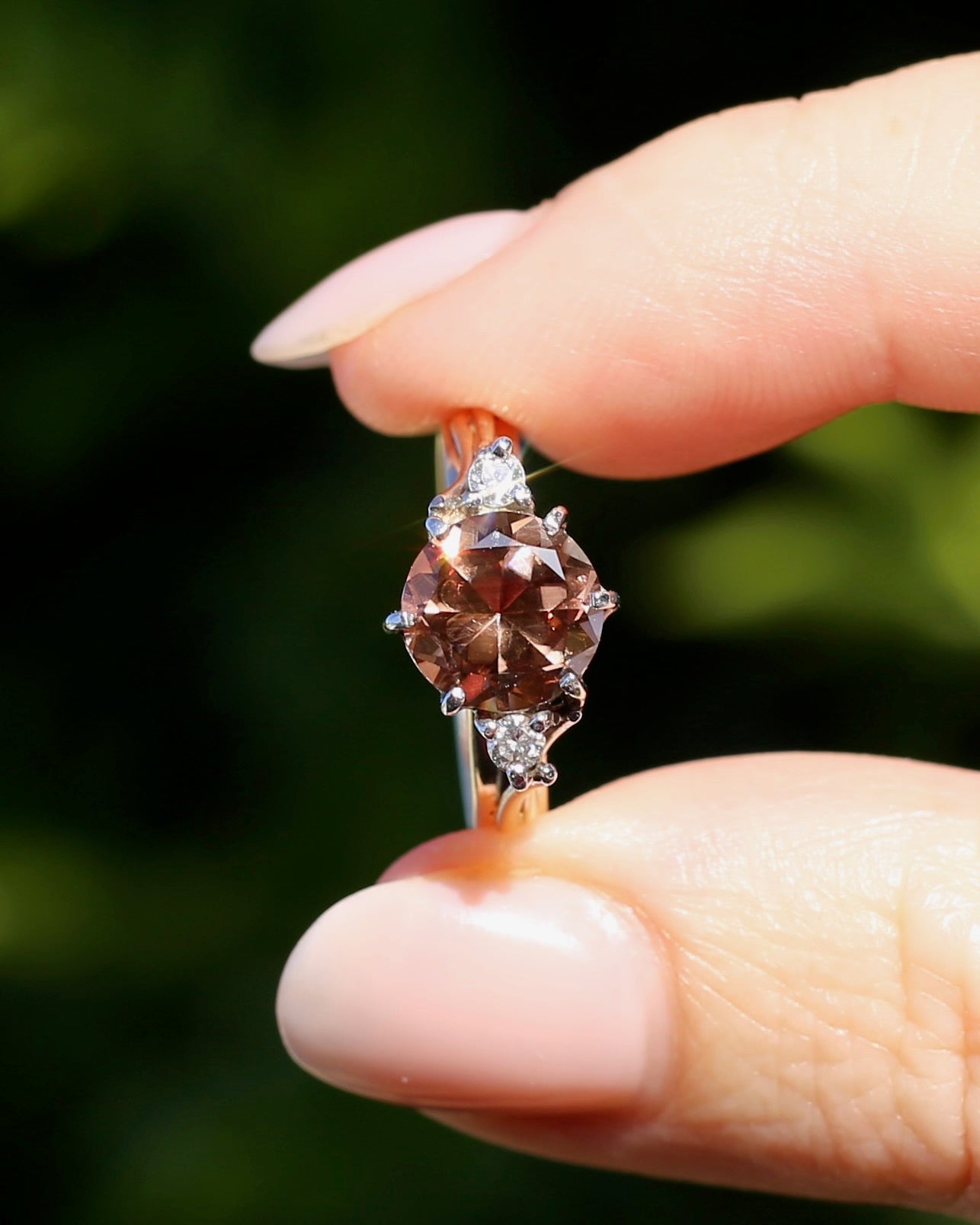 Vintage Circa 1960s 3.44ct Zircon and Diamond Trilogy, 9ct Yellow and White Gold, size 8 or Q, 3.95g