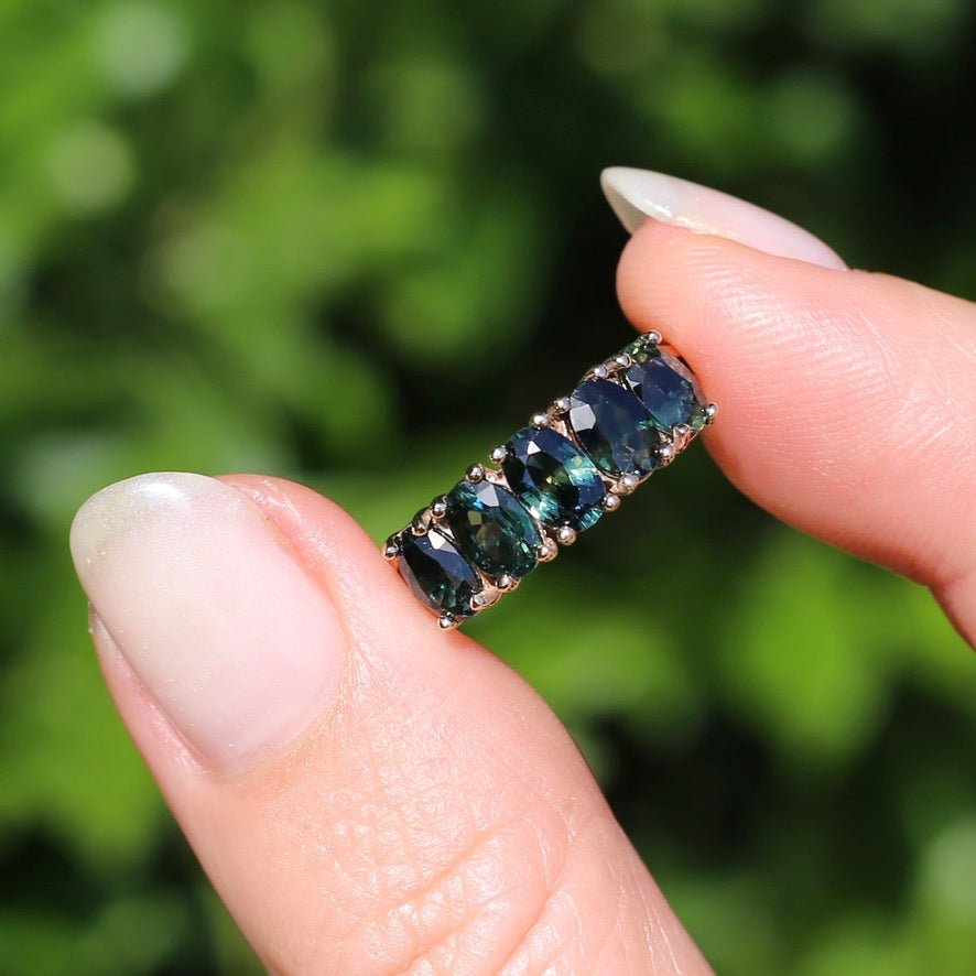3 Carat Five Stone Parti Sapphire Ring, 9ct Yellow Gold, size R1/2 or nearly 9, with valuation