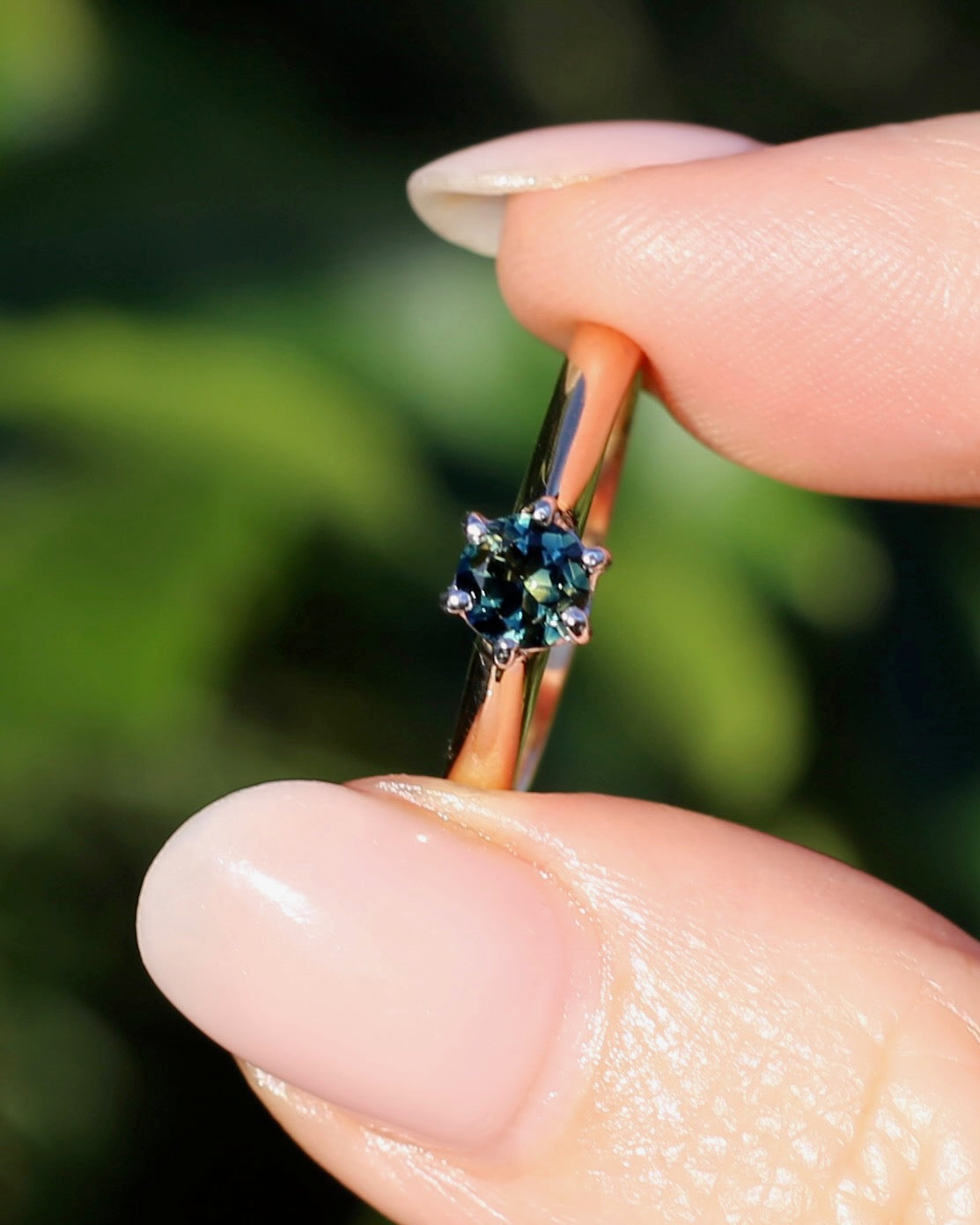 0.55ct Australian Parti Sapphire, 6 Claw Setting, 9ct White and Yellow Gold, size 7 or O, 3.52g
