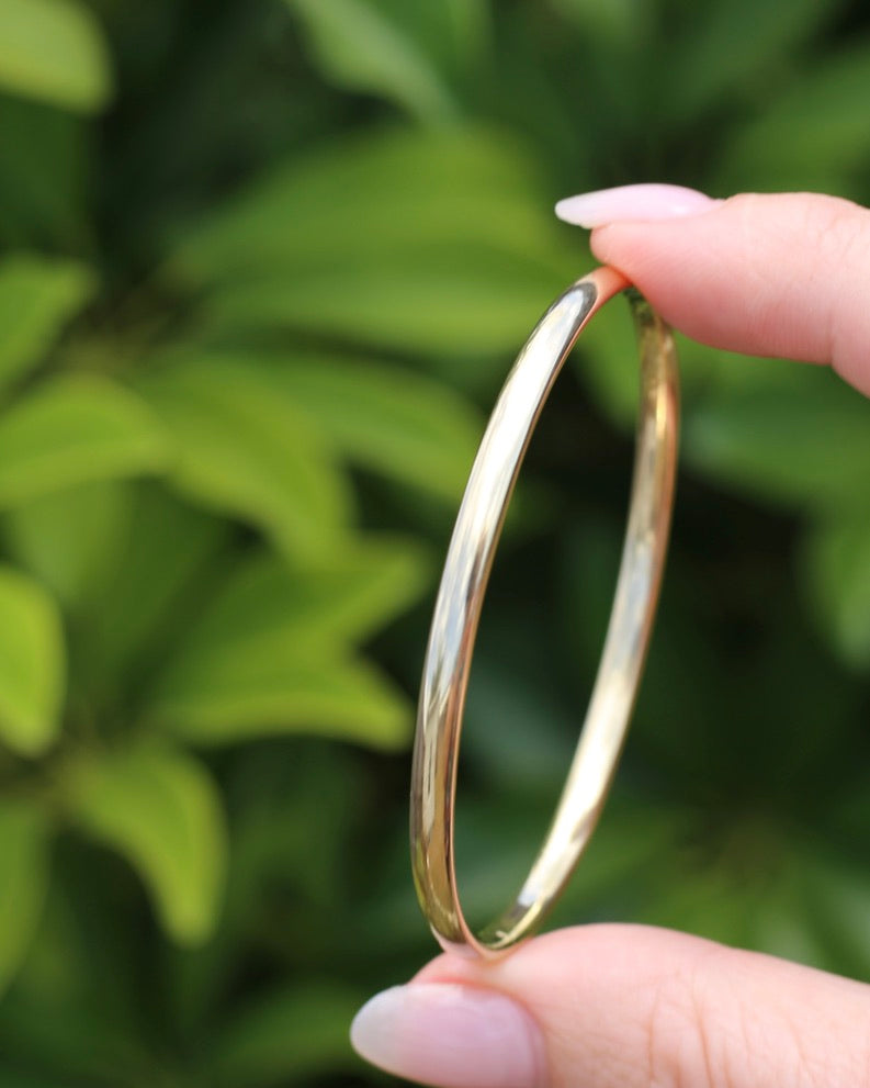 Oval 9ct Coil Bangle, 9ct Yellow Gold, 4.88g