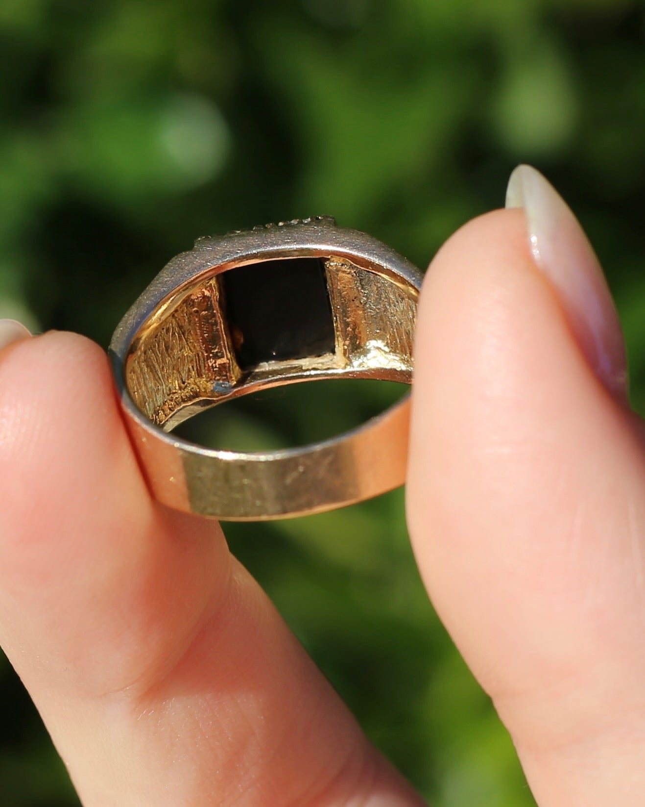 Chunky 1979 Onyx Signet with Floral Shoulders, 9ct Yellow Gold, size 10 or U