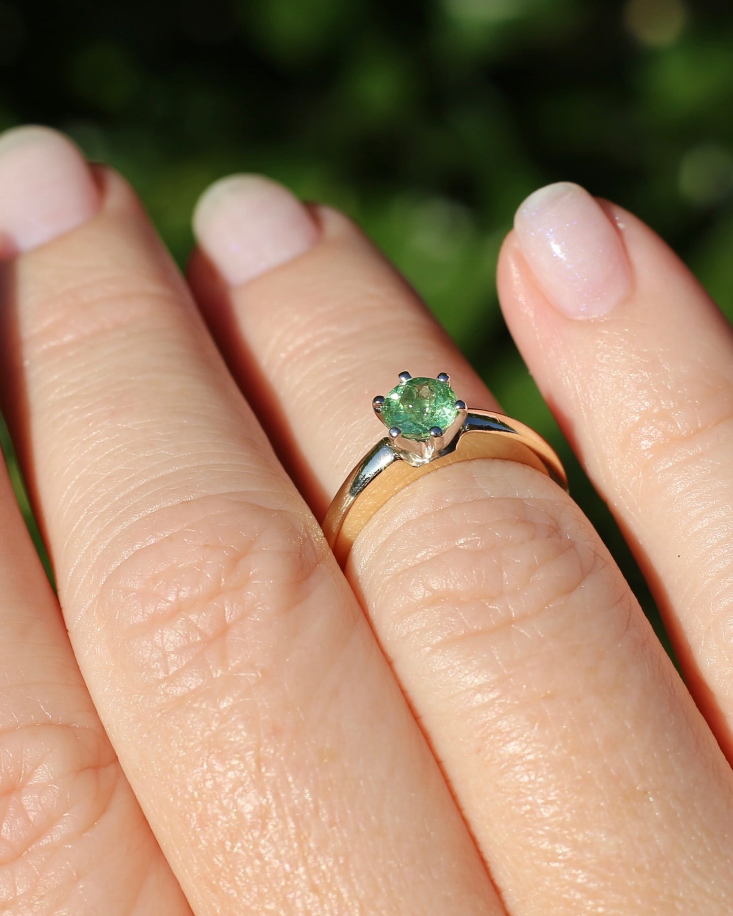 0.75ct Tsavorite - Light Grossular Green Garnet - in Vintage 14ct Yellow and White Gold Setting, size J1/2 or 5