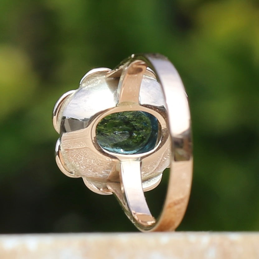 2.35ct Natural Aquamarine Cabochon in Vintage Floral 9ct Gold Ring, size O or 7.25